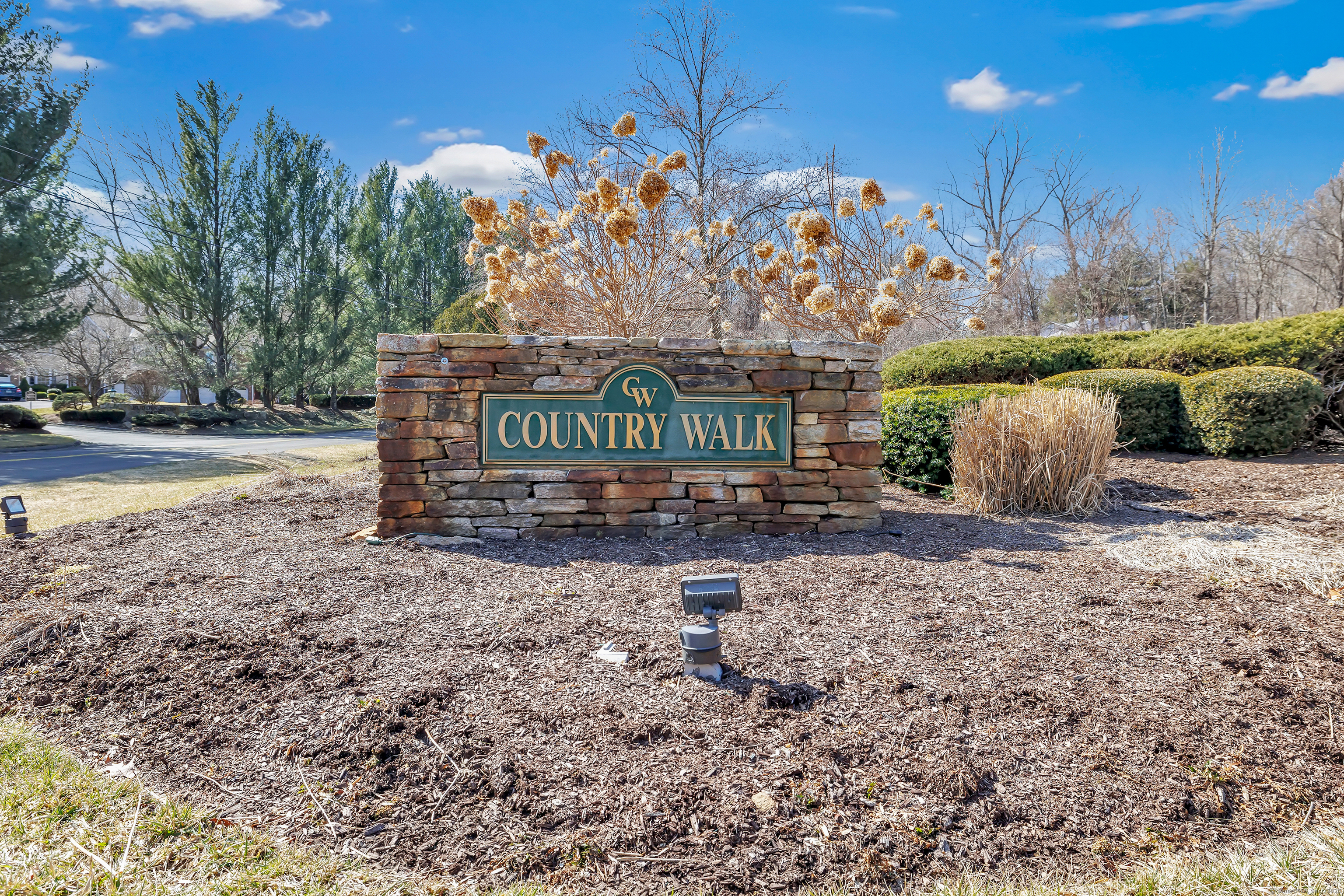 28 Country Walk 28