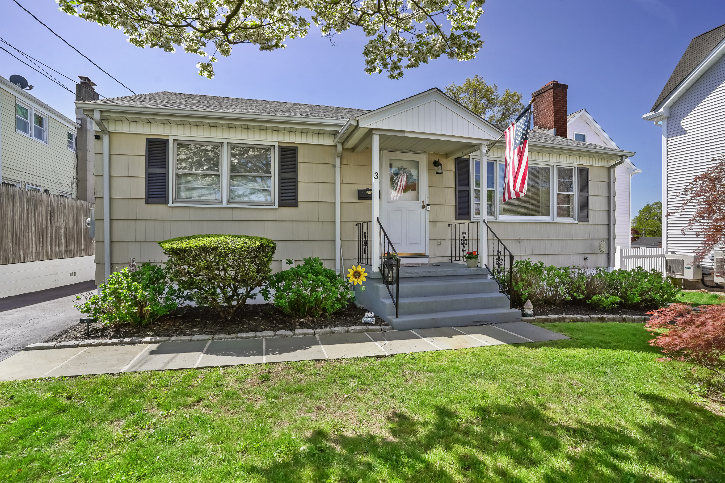 3 Phillips Street