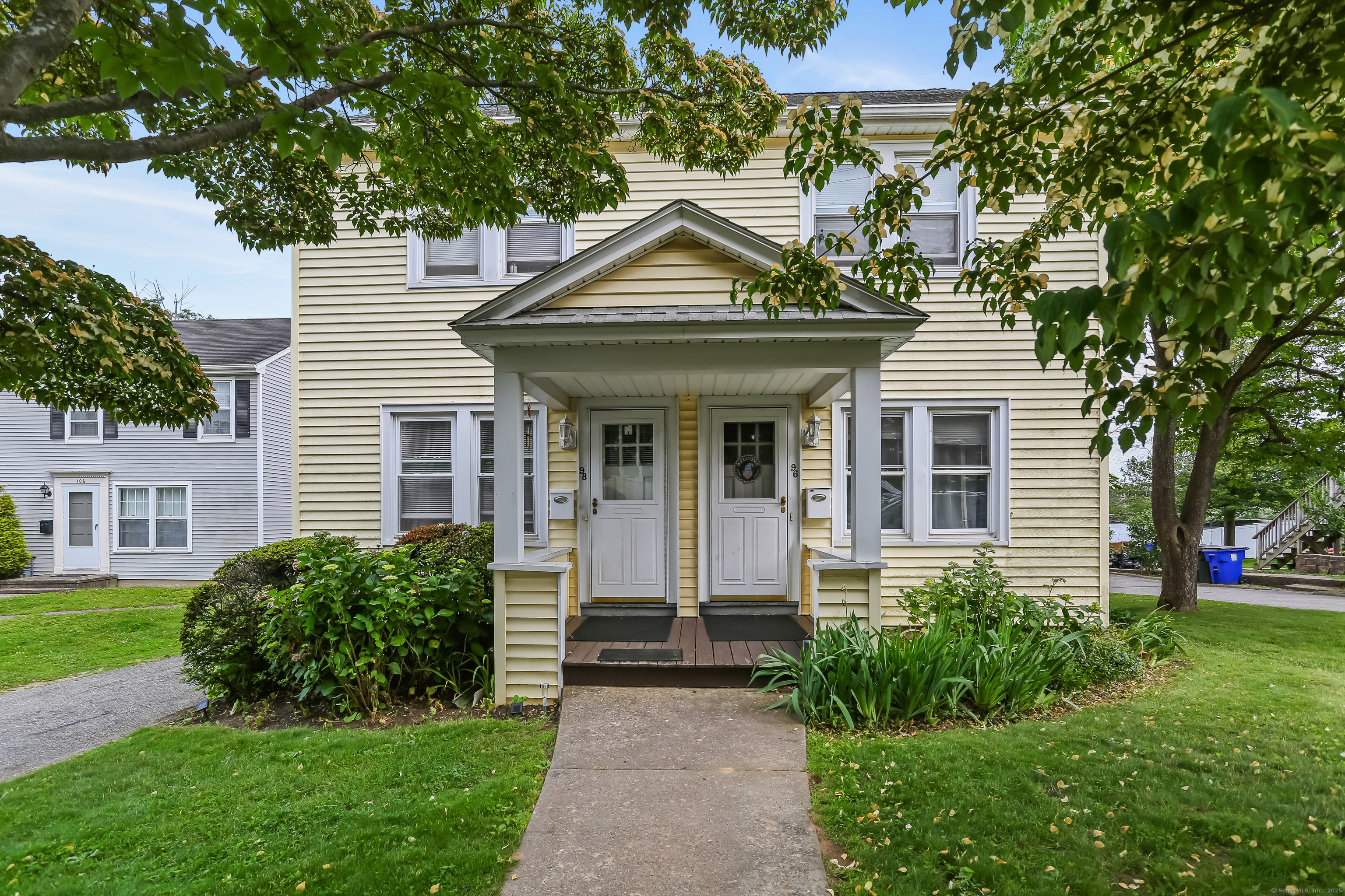 96 -98 Kenwood Avenue