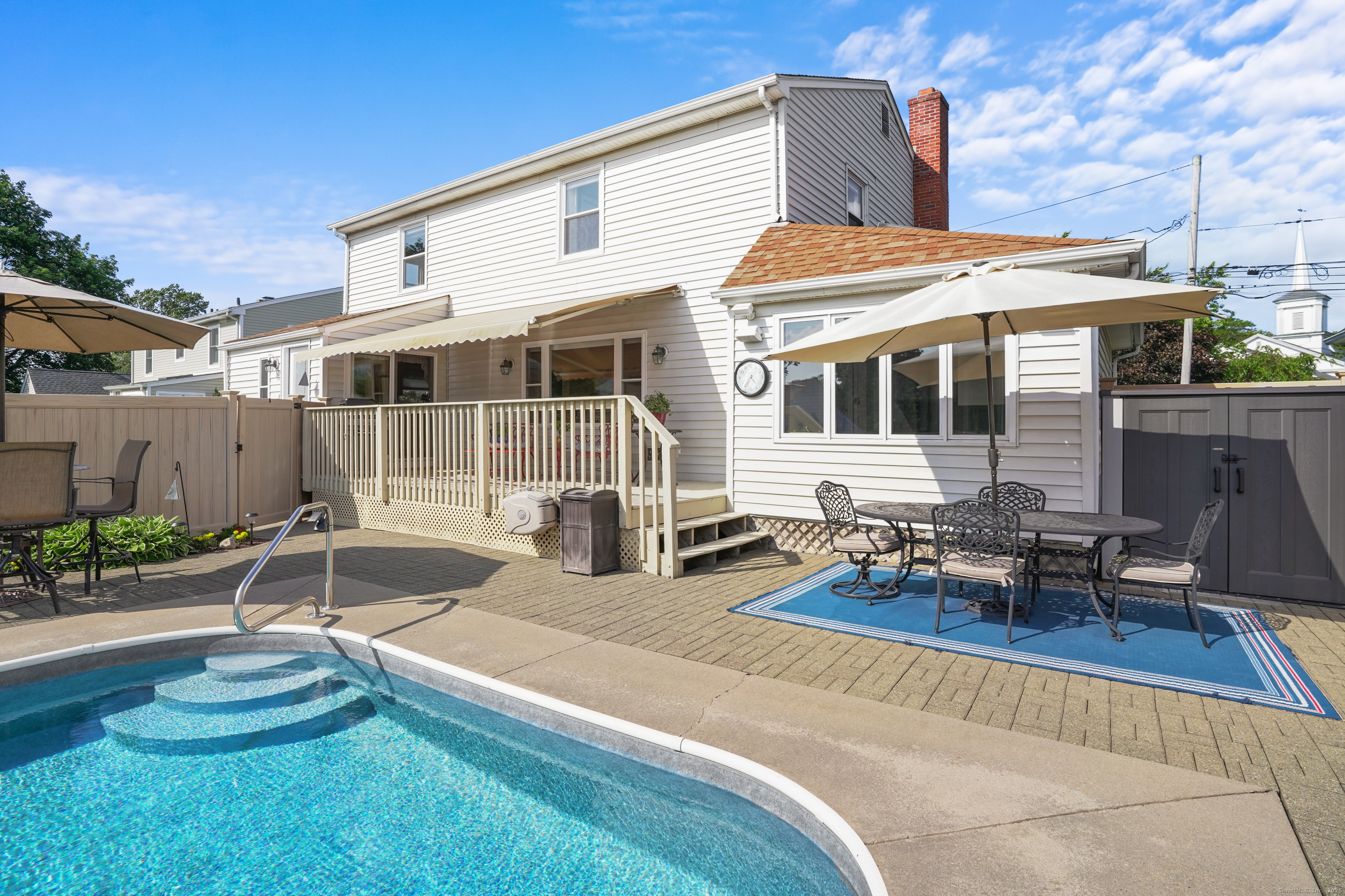 317 Victoria Lawn