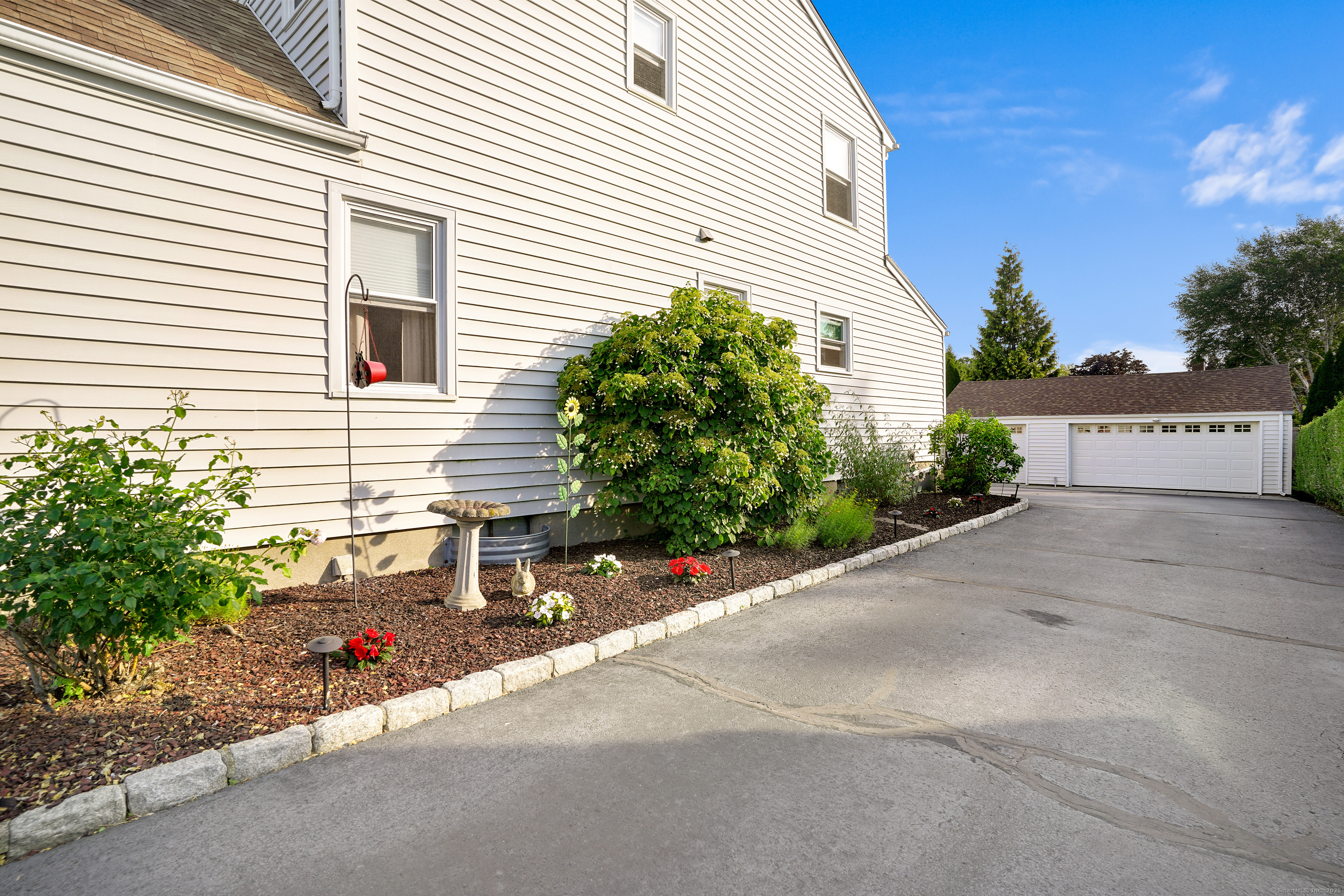 317 Victoria Lawn
