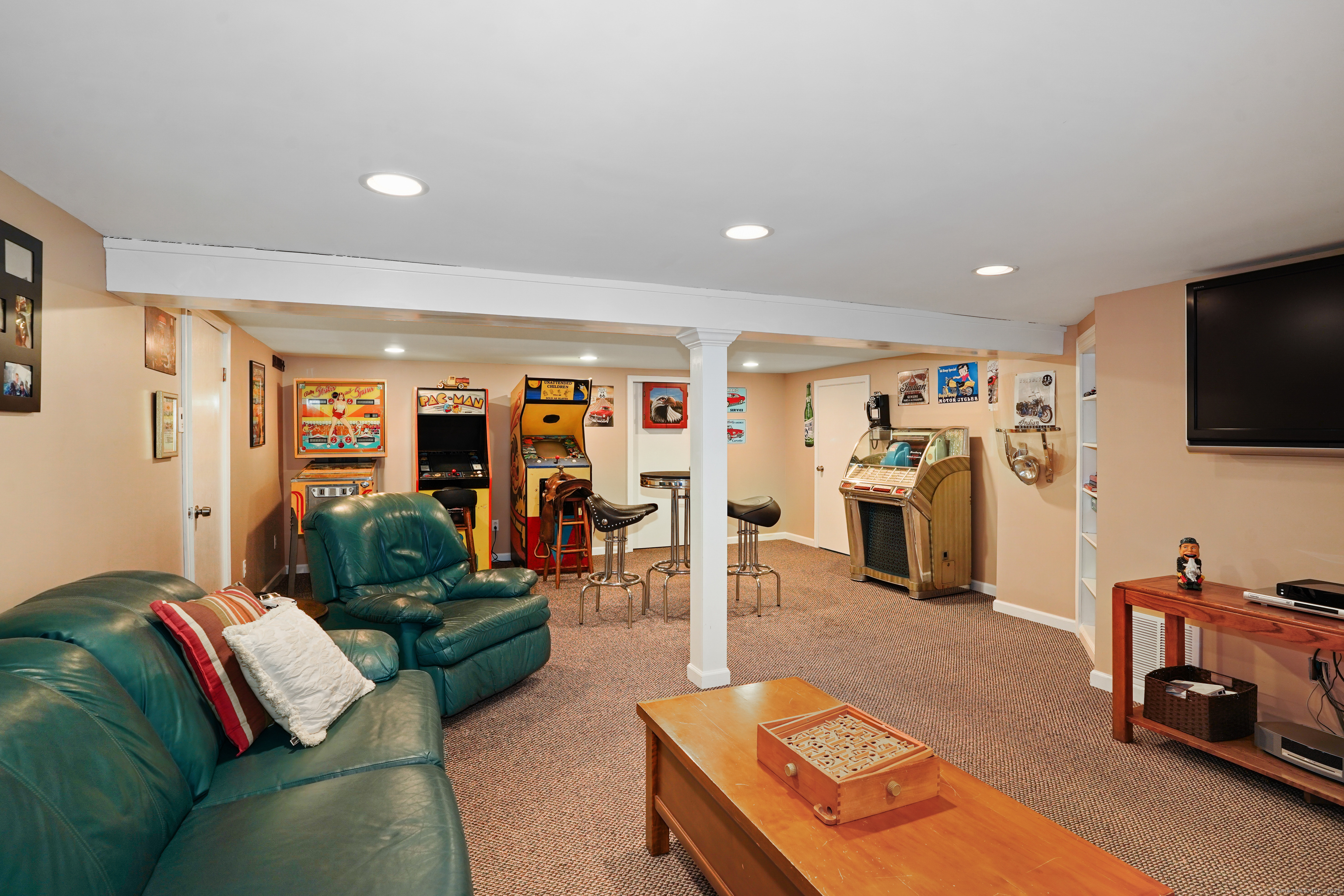 317 Victoria Lawn