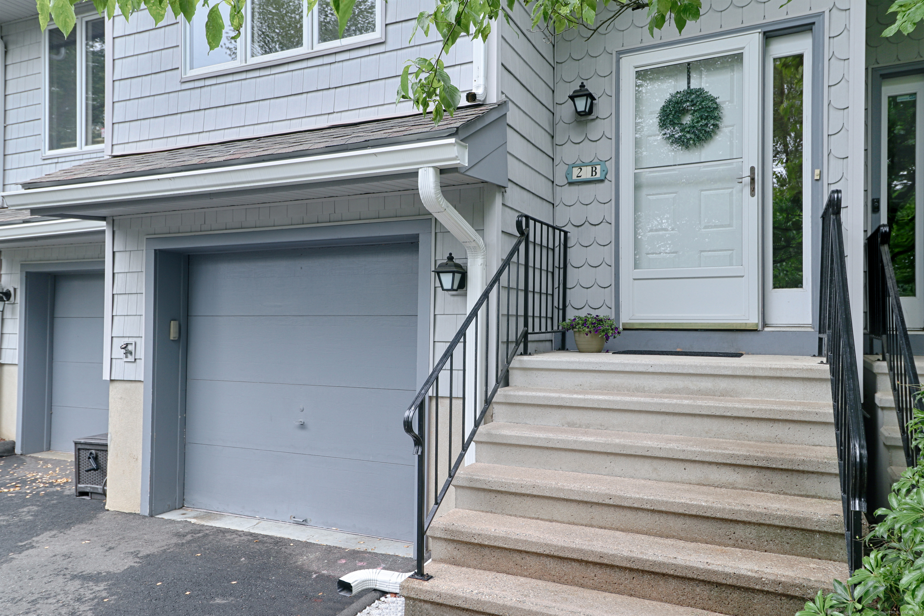65 Wolfpit Avenue APT 2B