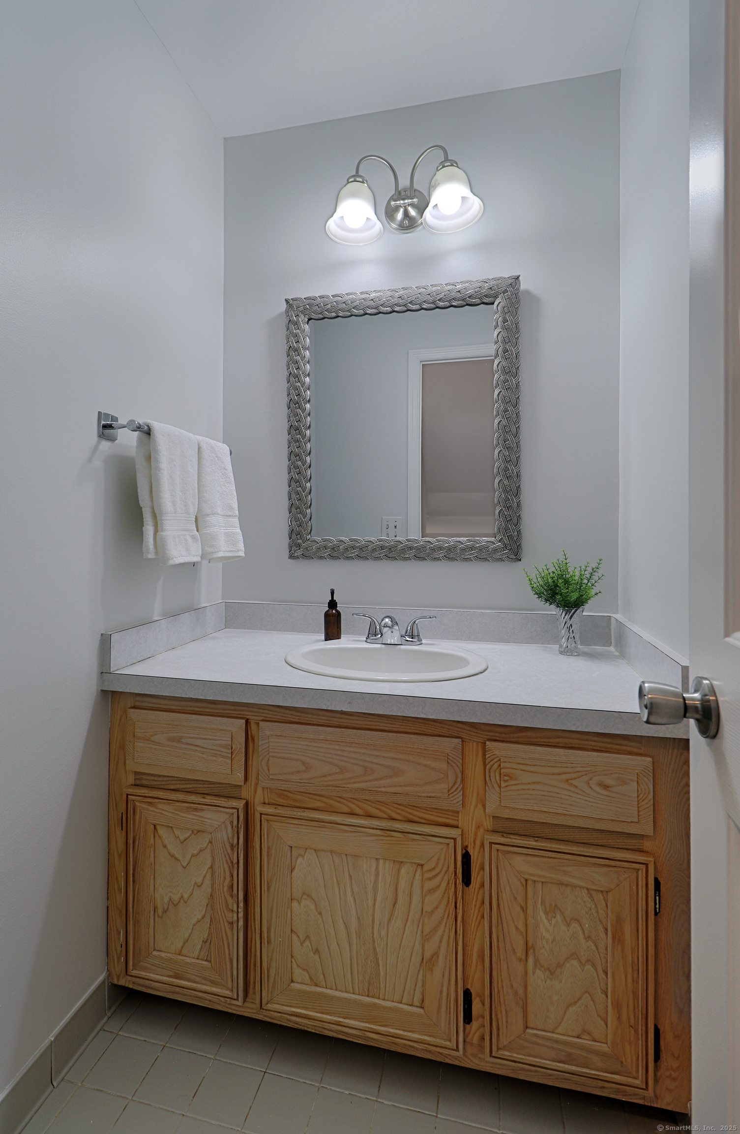 65 Wolfpit Avenue APT 2B