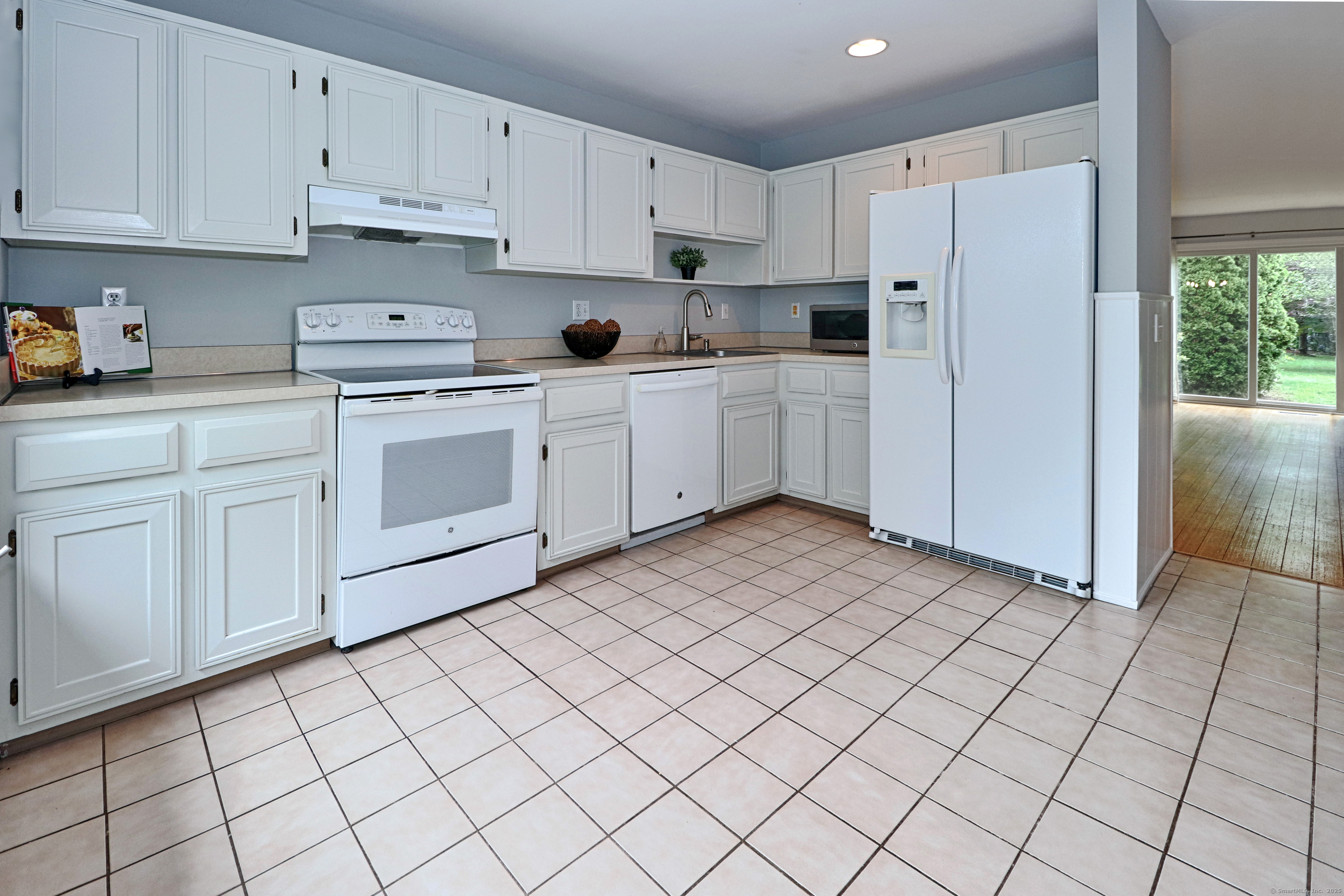 65 Wolfpit Avenue APT 2B
