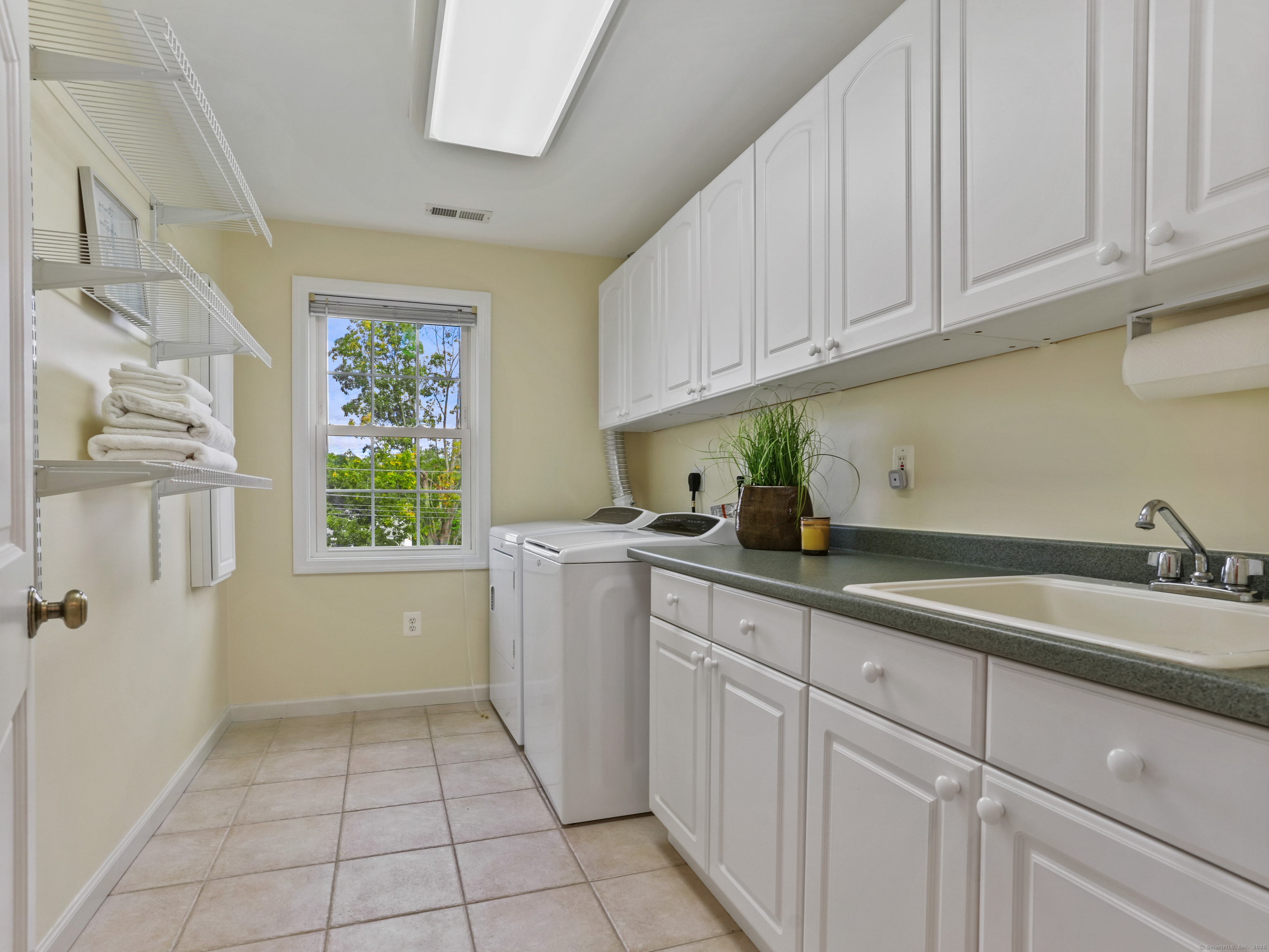 37 Lamplighter Lane