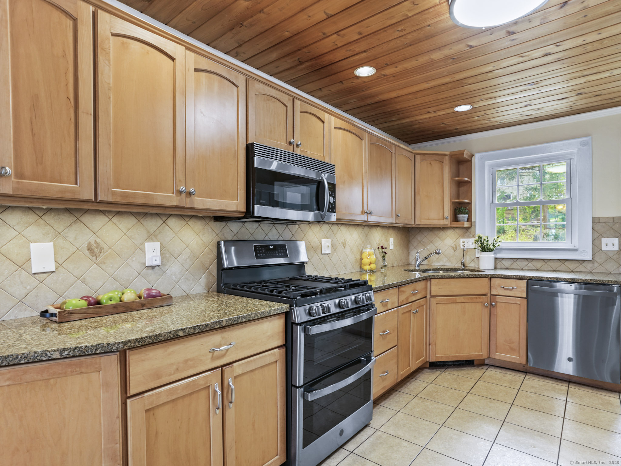 37 Lamplighter Lane
