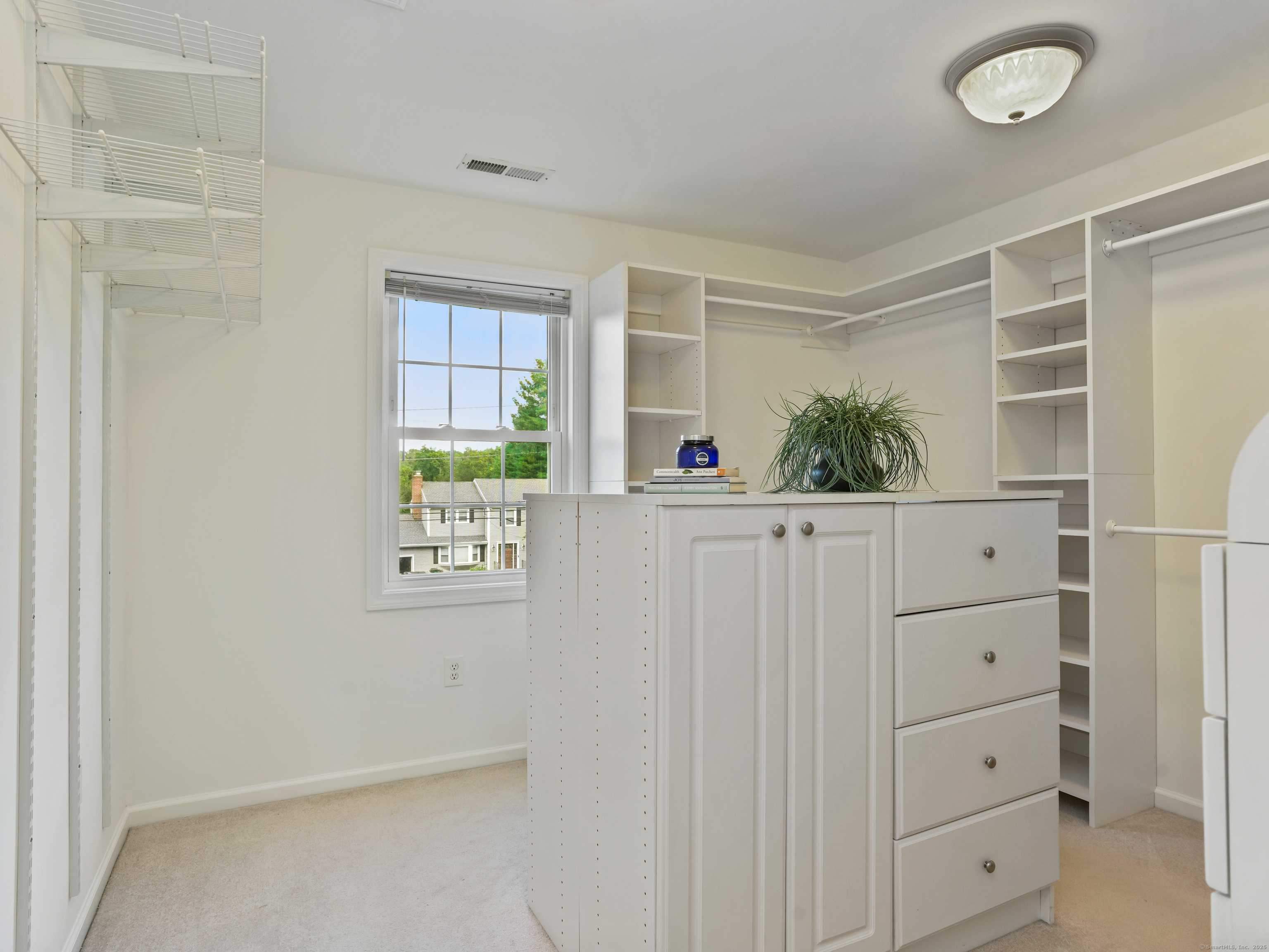 37 Lamplighter Lane