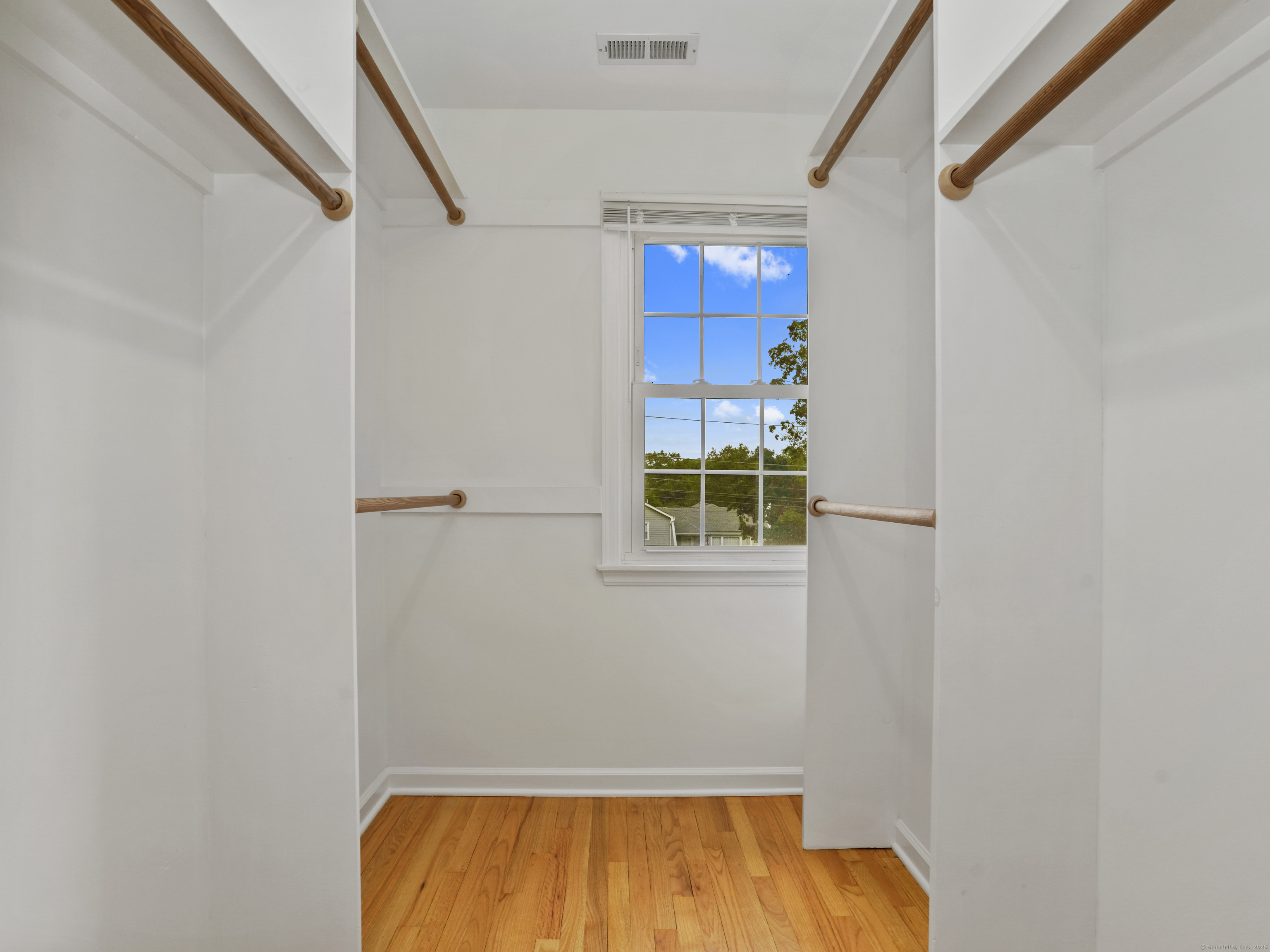 37 Lamplighter Lane