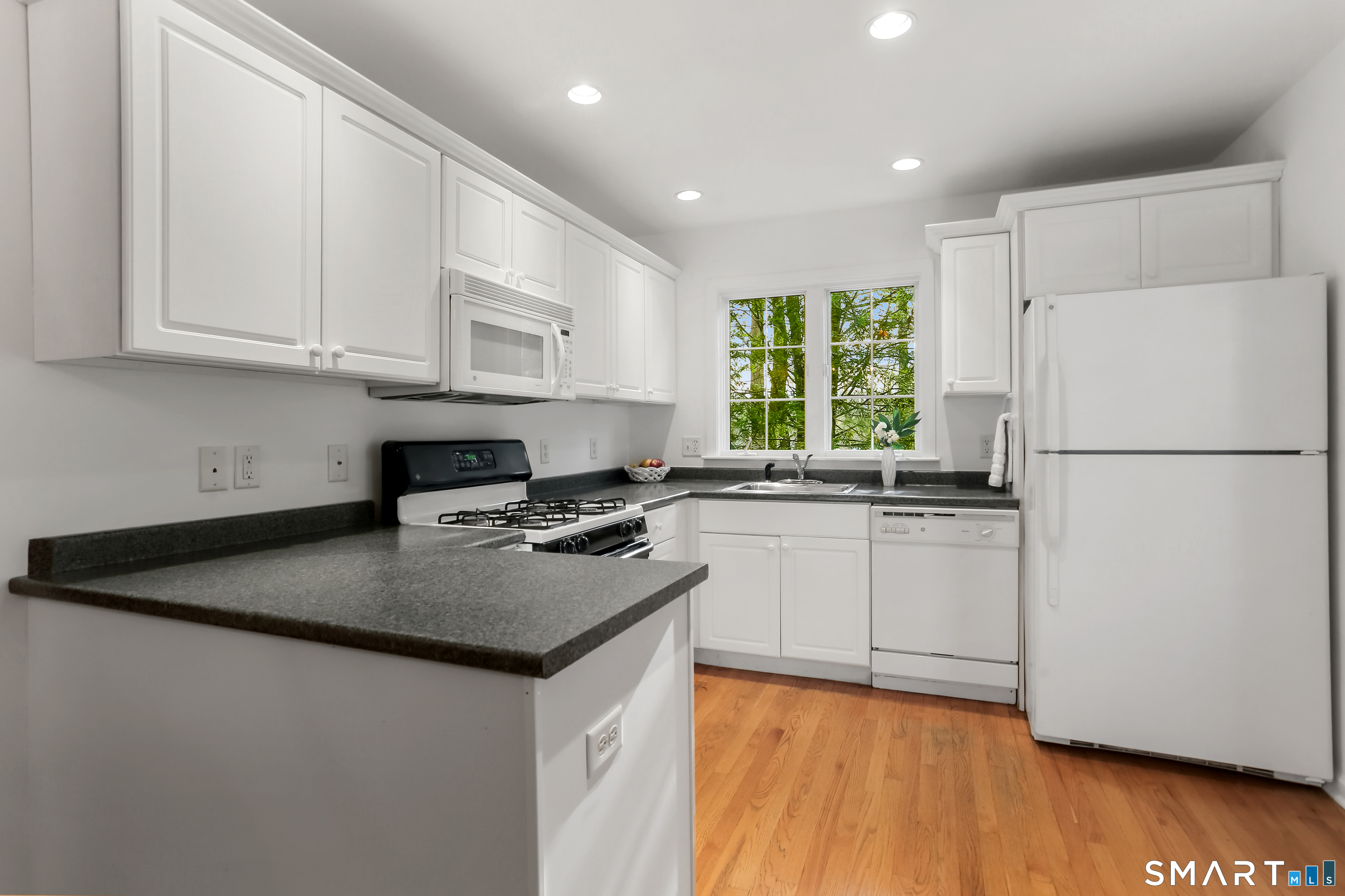 10 Hawthorne Ridge Circle