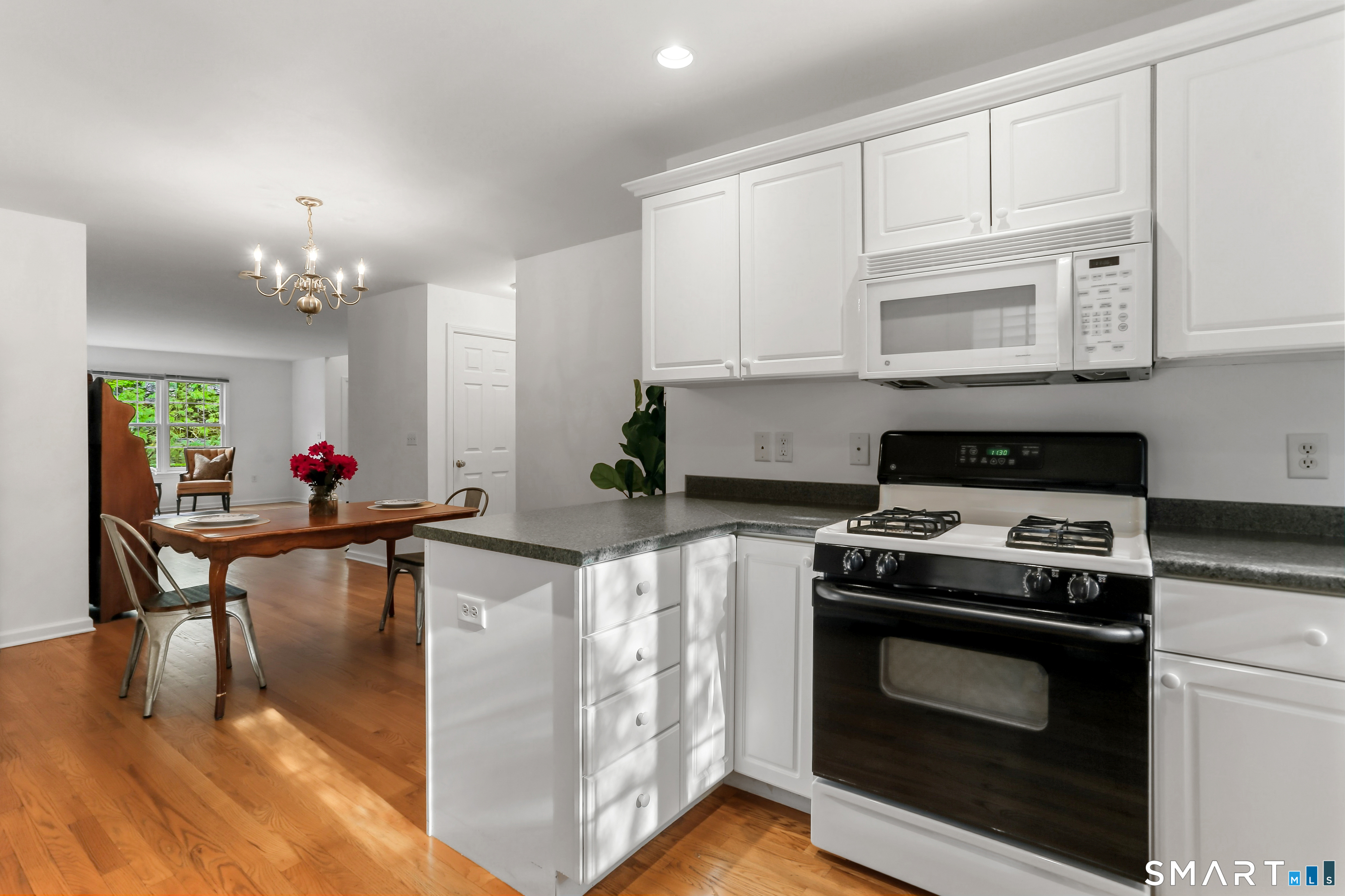 10 Hawthorne Ridge Circle