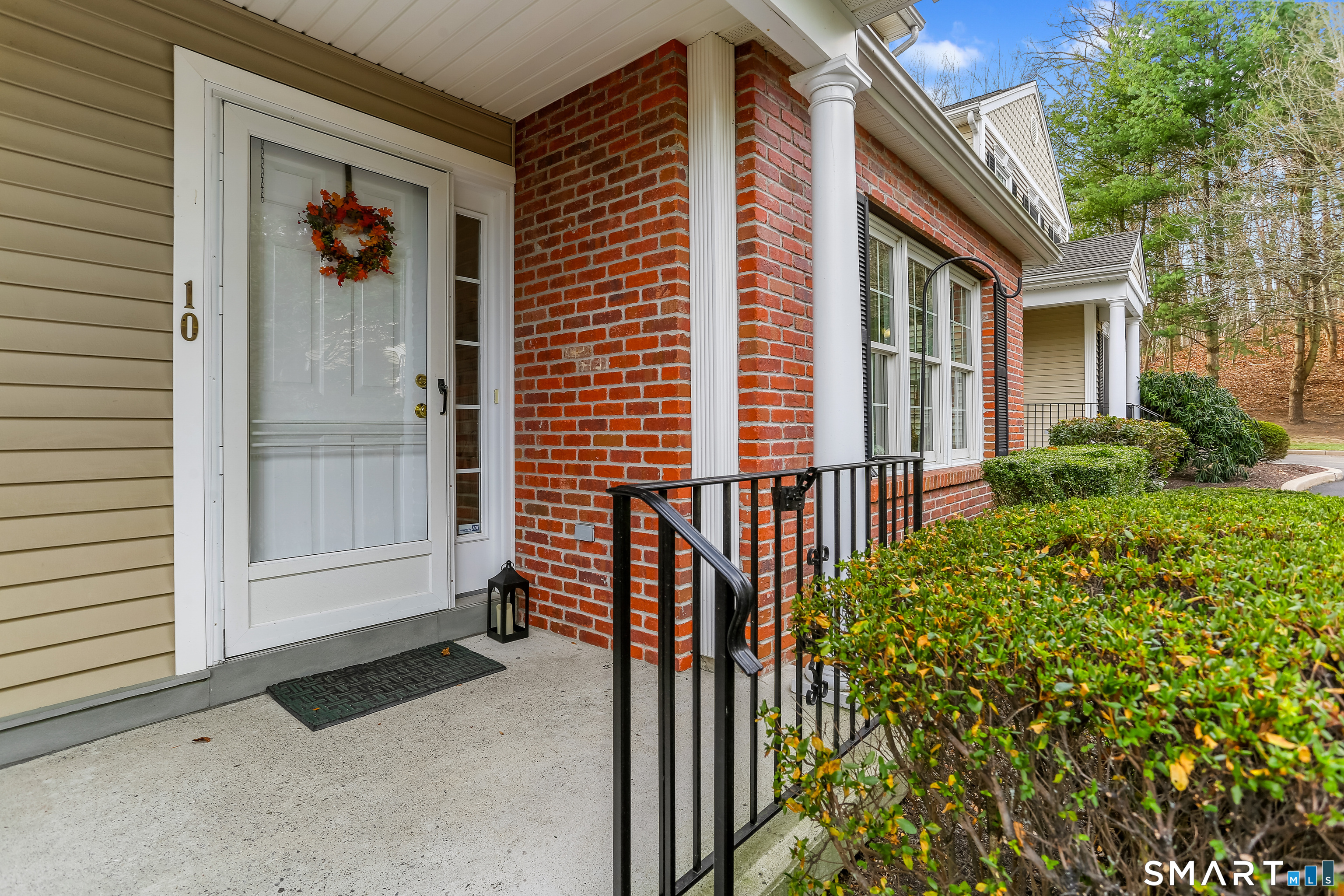 10 Hawthorne Ridge Circle