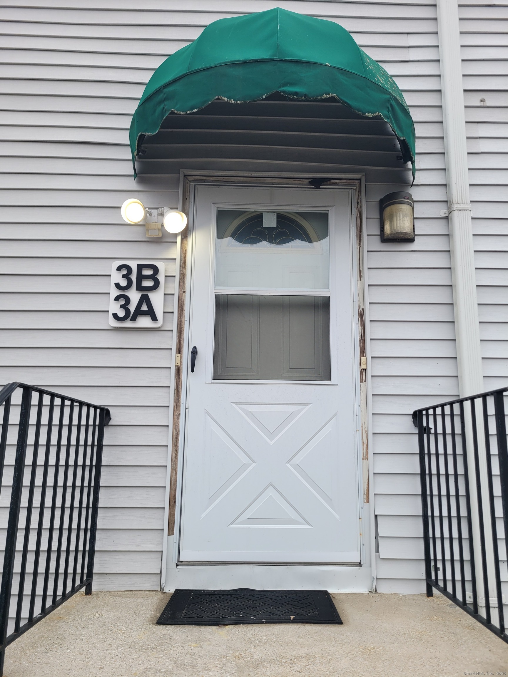 3 Sniffen Street 3A