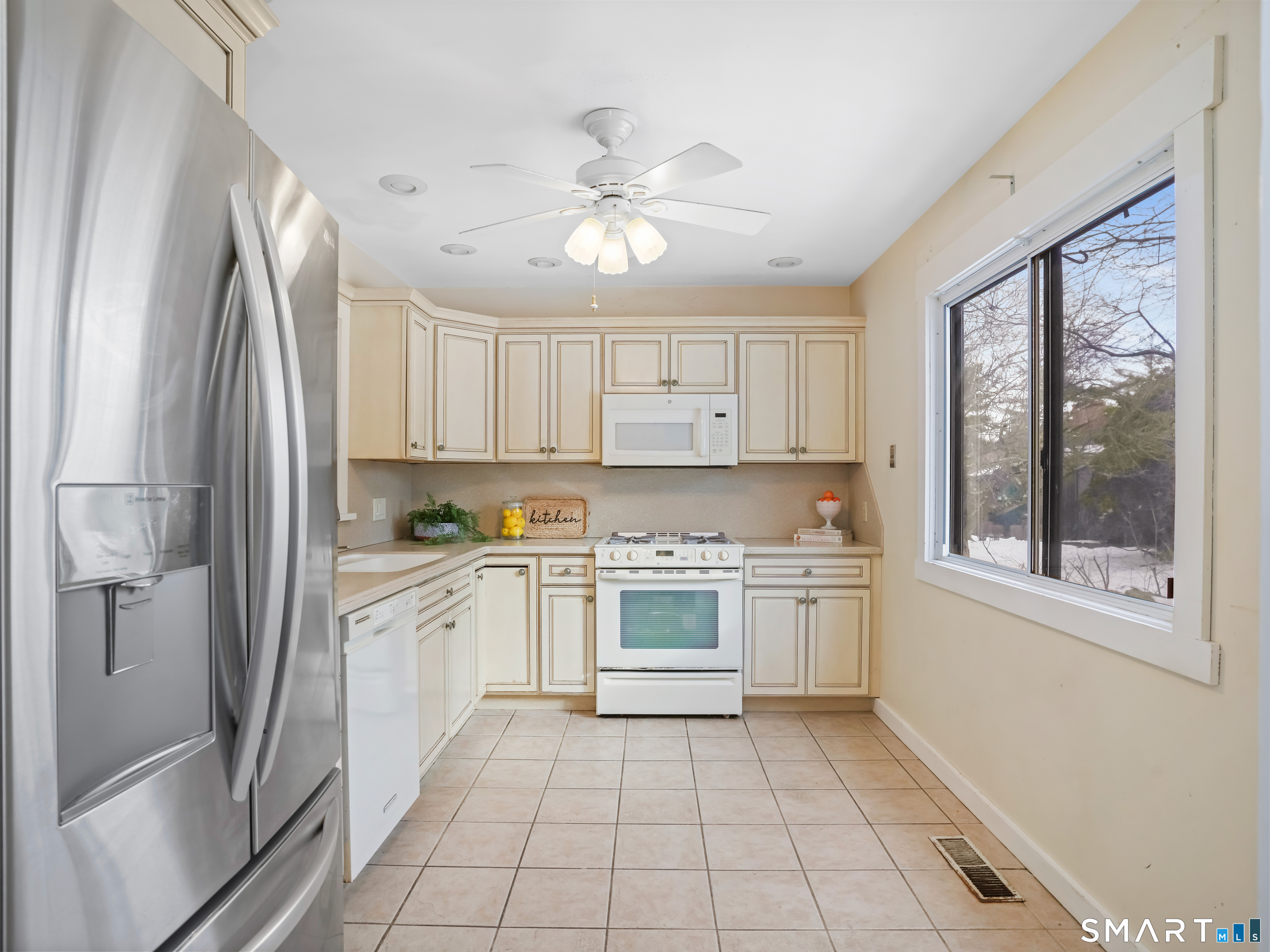 638 Onondaga Lane A