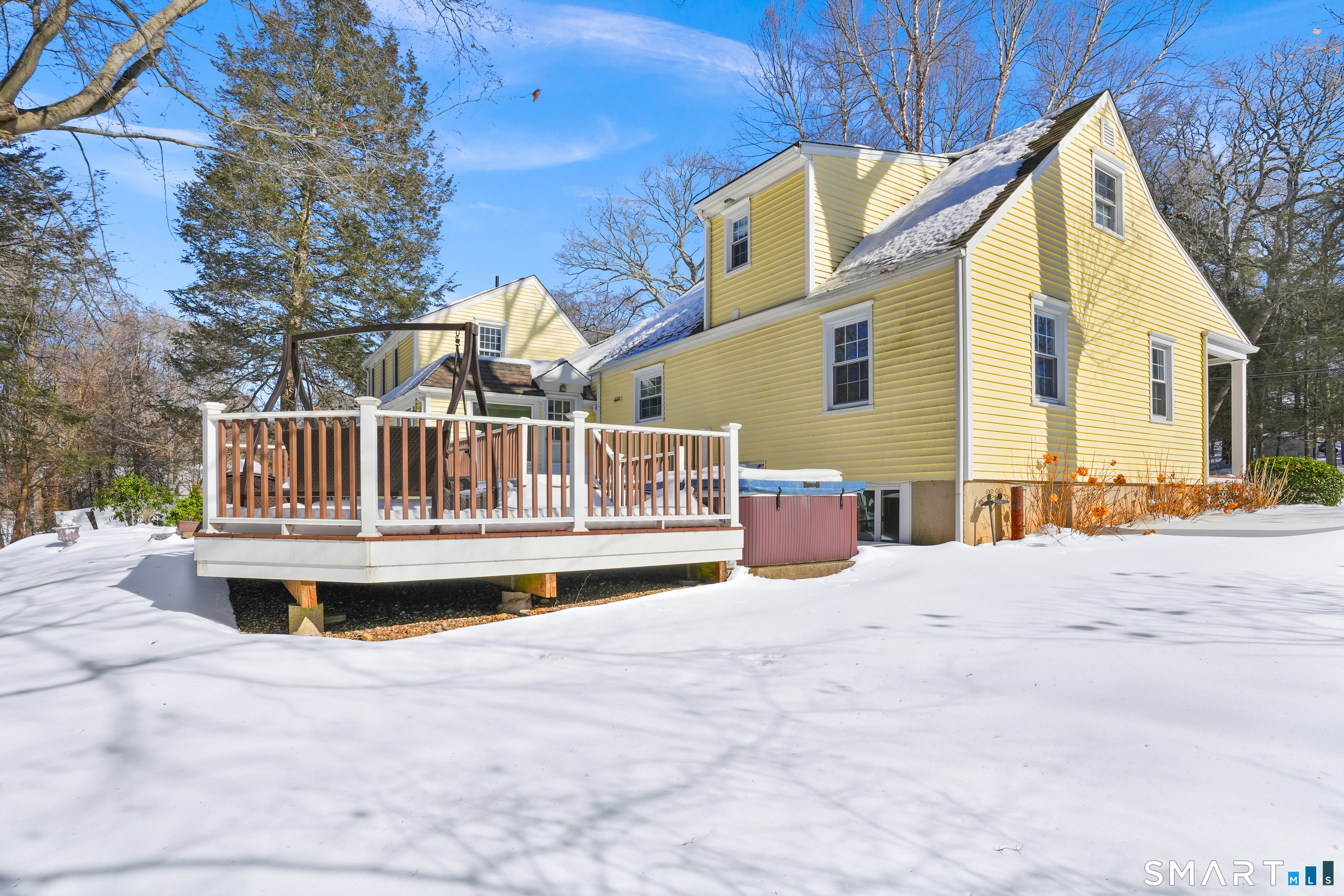 175 Winnepoge Drive