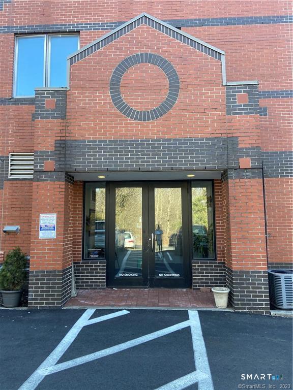 1838 Black Rock Turnpike 207