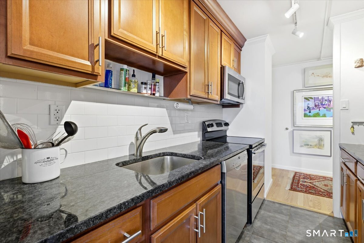 100 York Street 9C