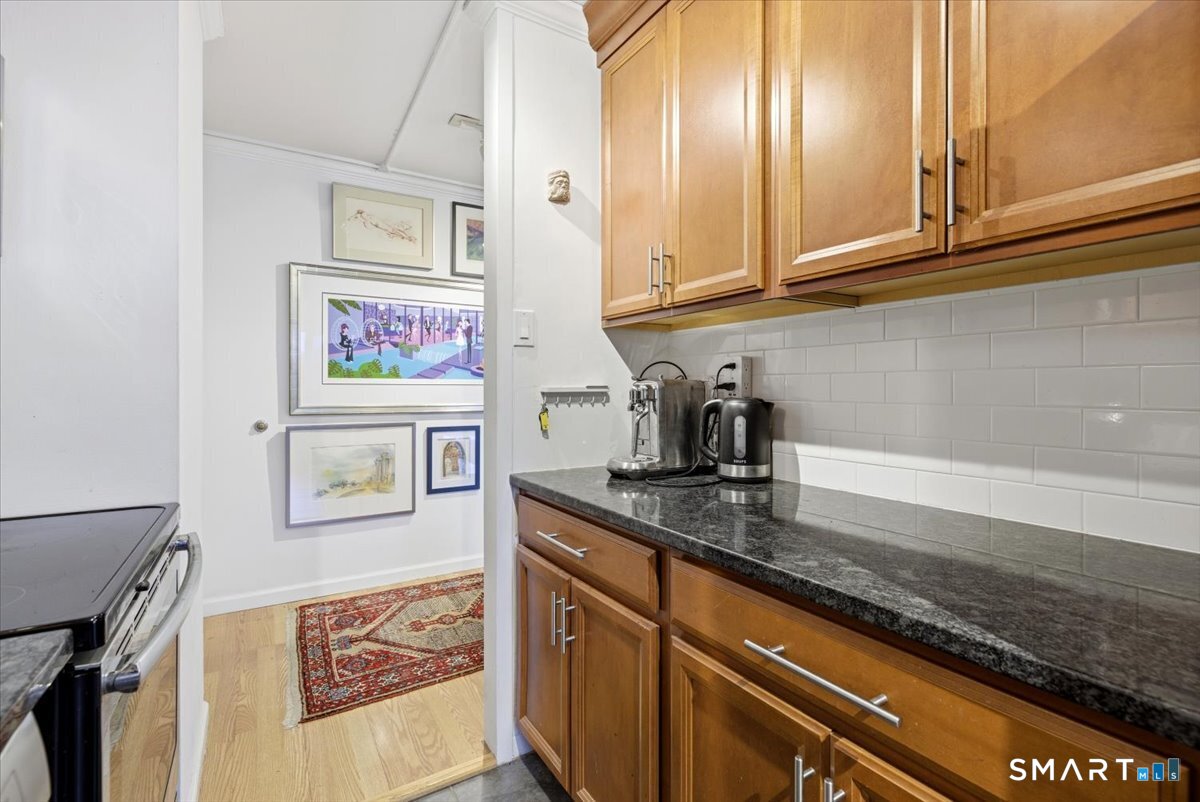 100 York Street 9C