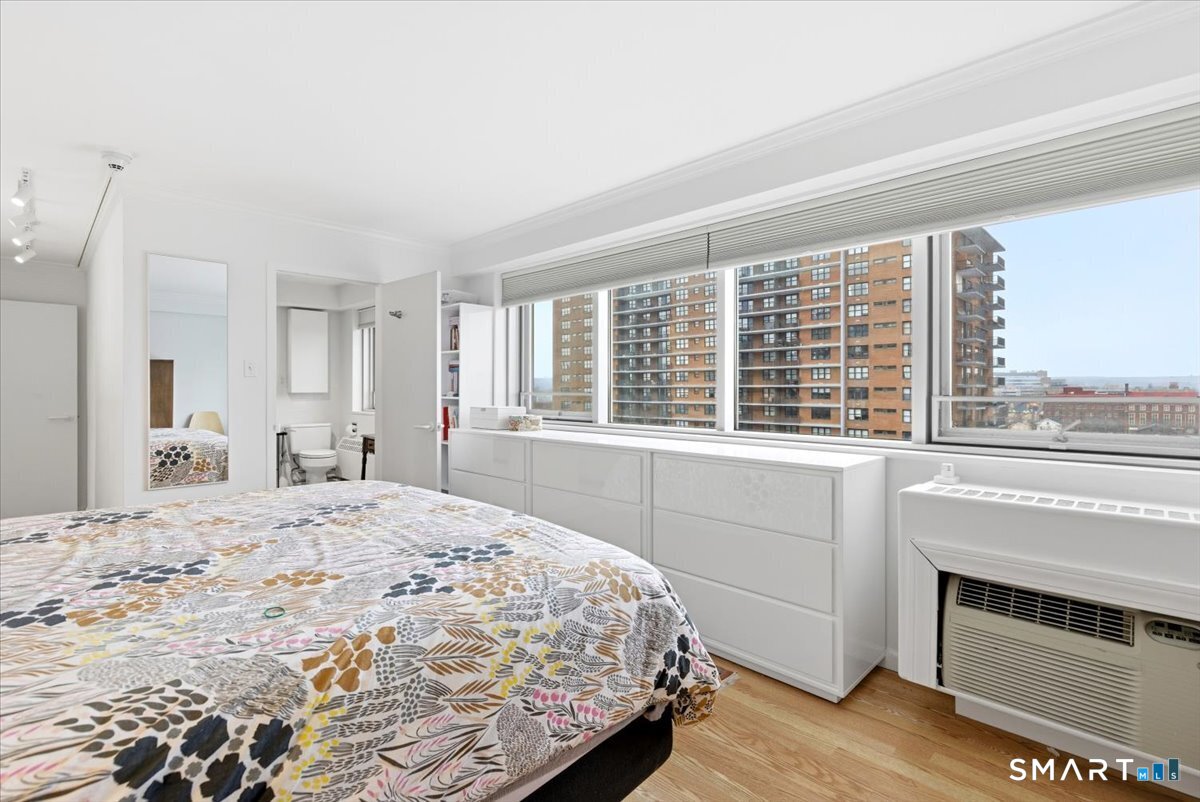 100 York Street 9C