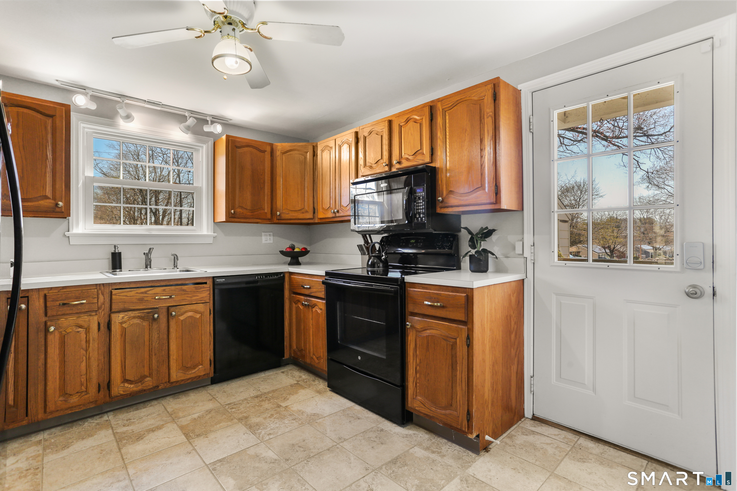 1065 Naugatuck Avenue