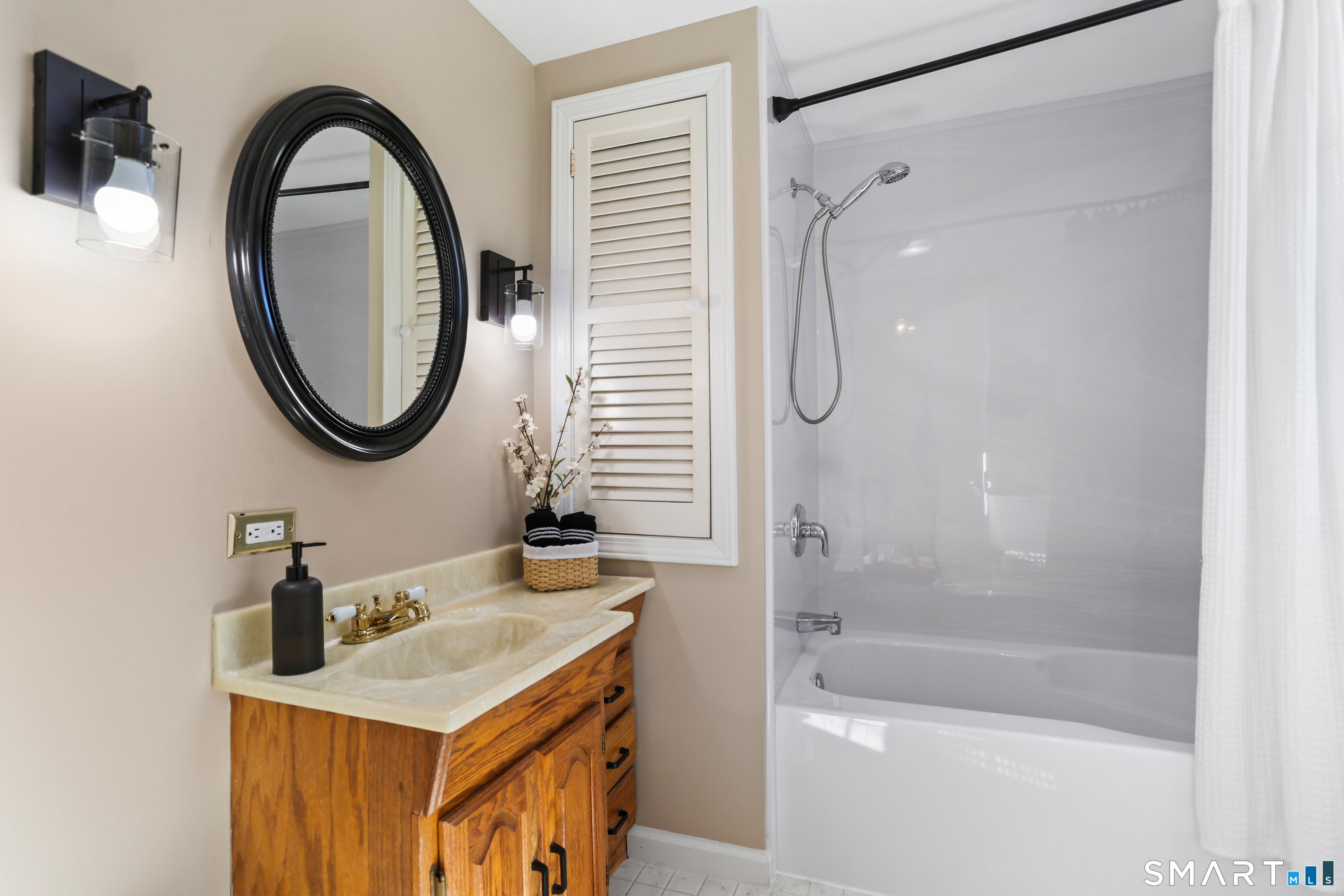 1065 Naugatuck Avenue