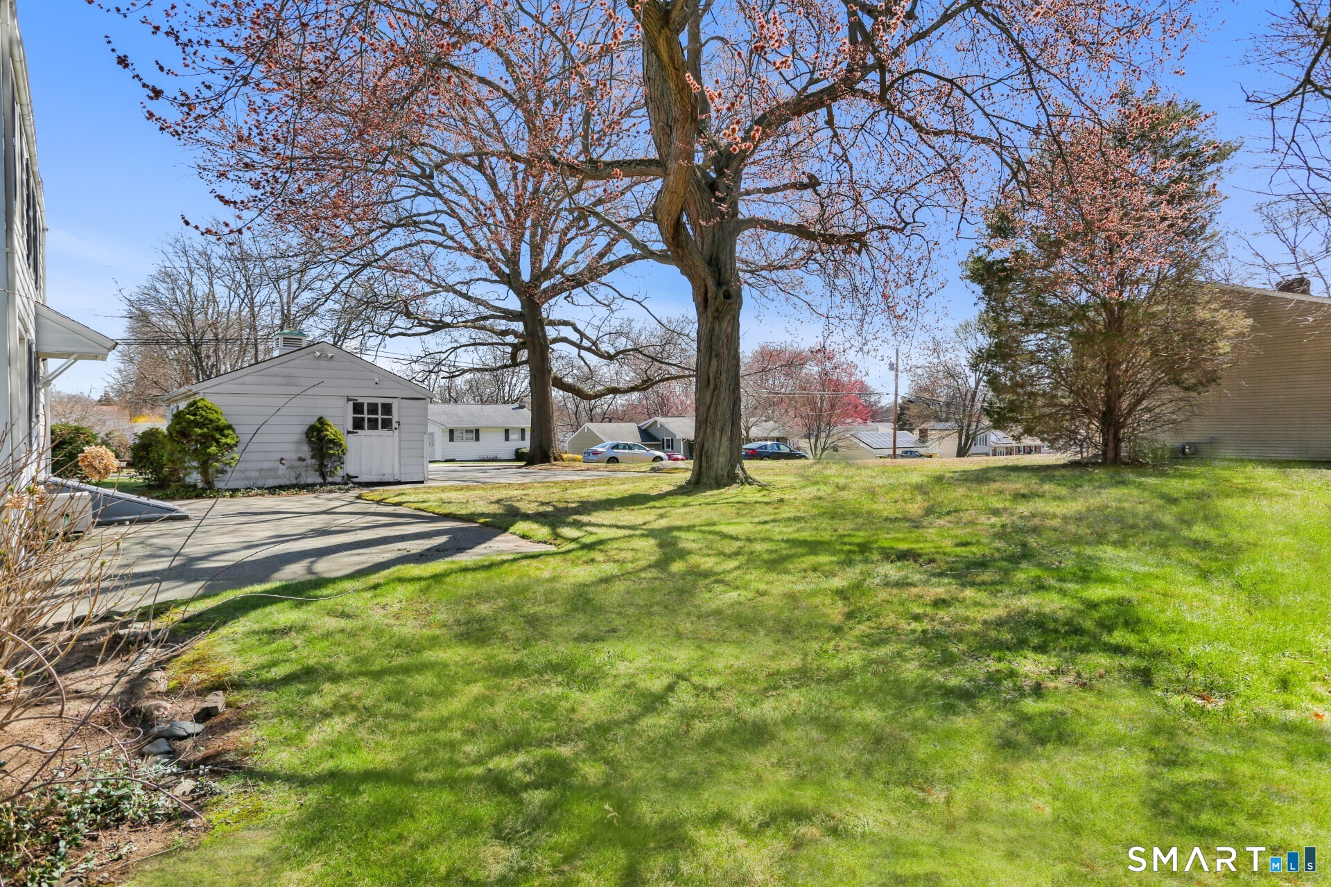 1065 Naugatuck Avenue