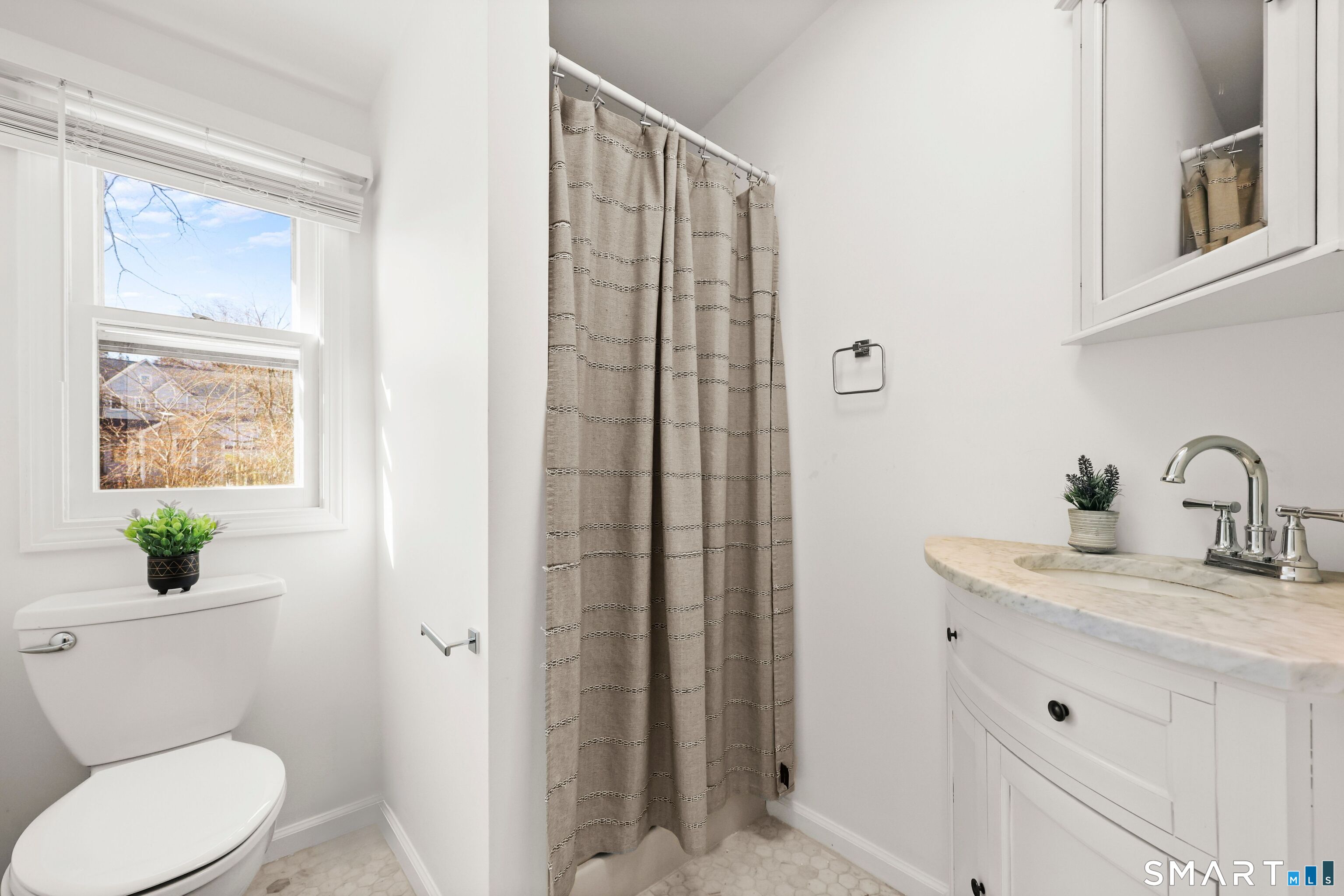 111 Mayweed Road