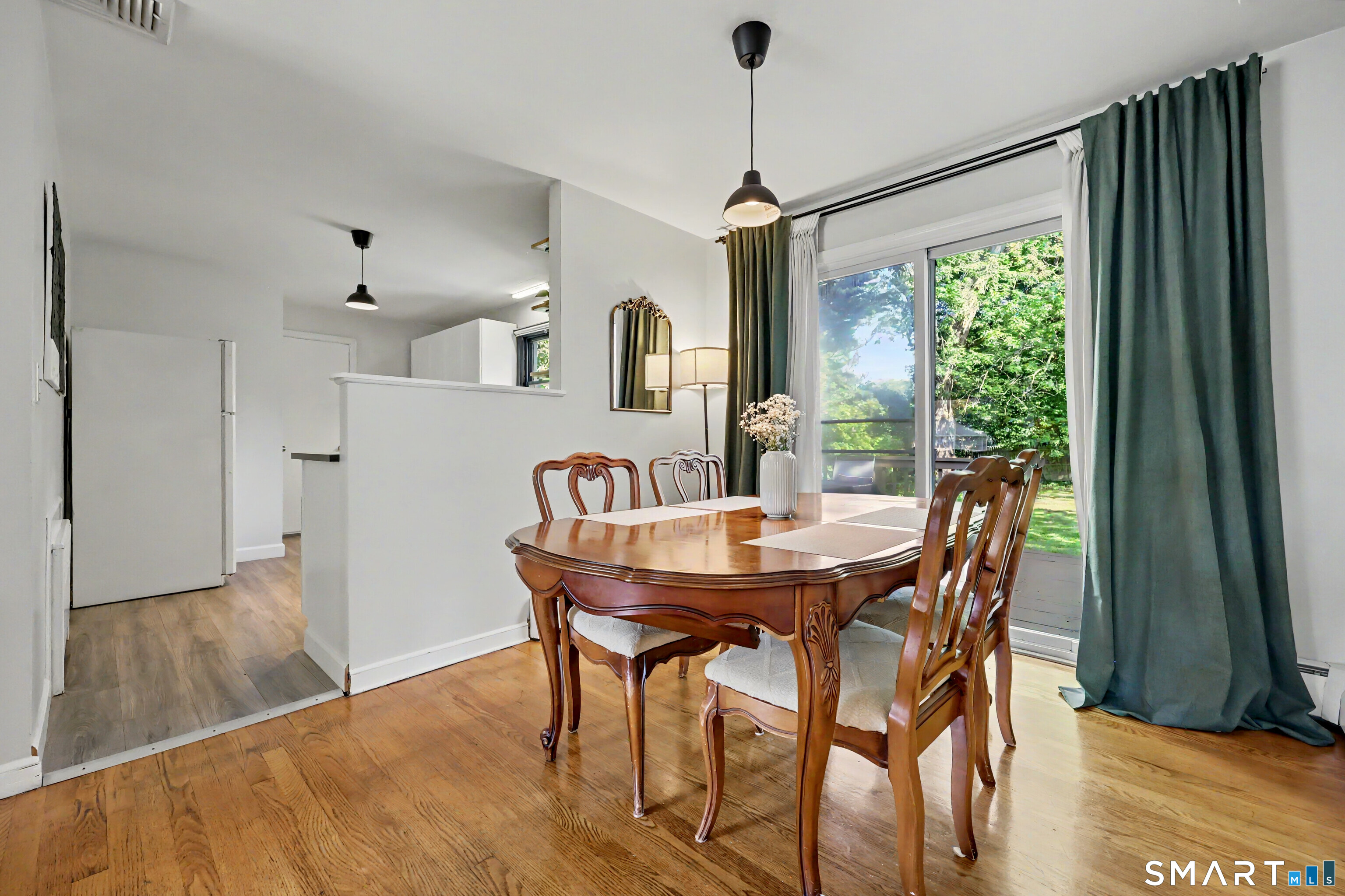 12 Hillview Avenue