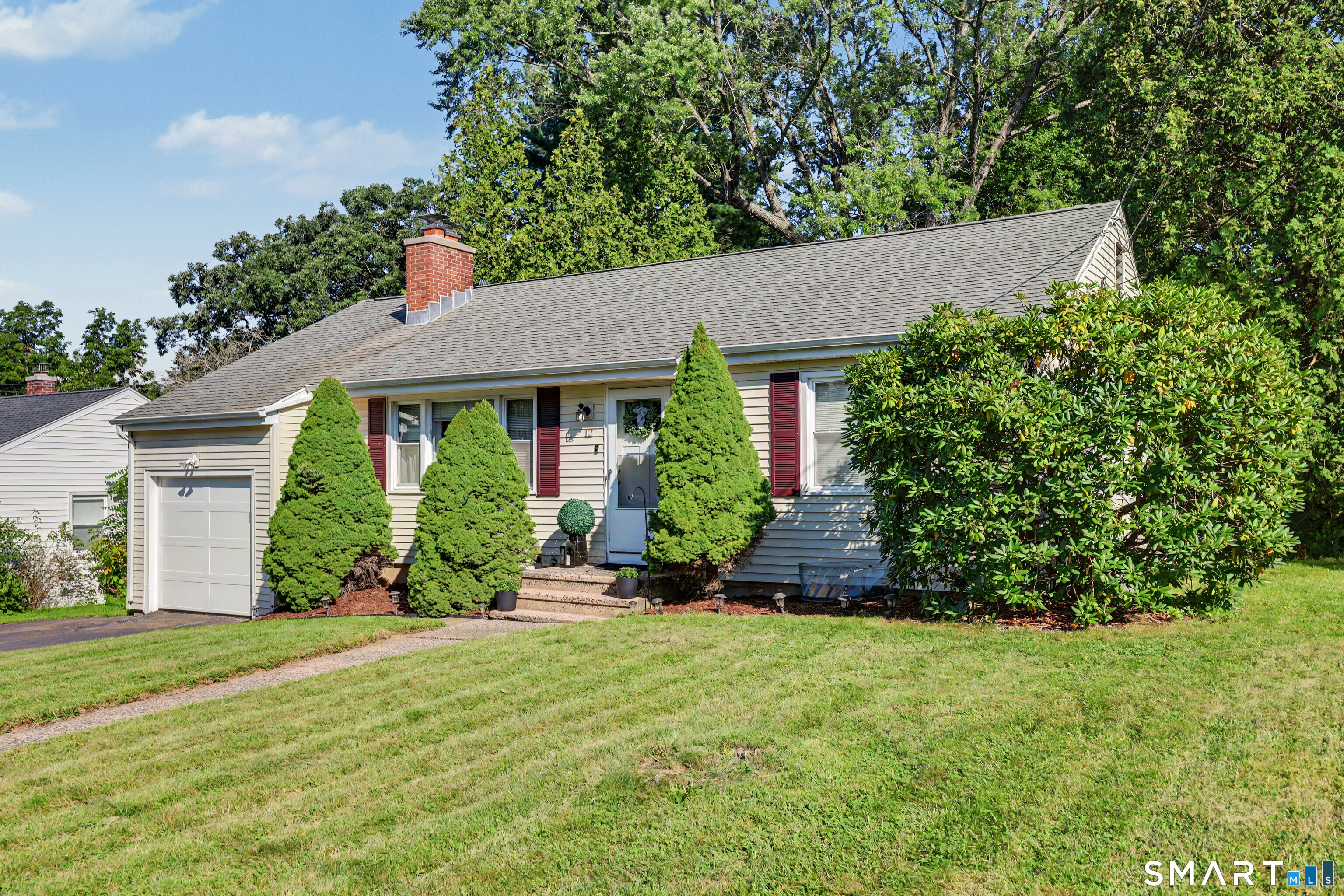 12 Hillview Avenue