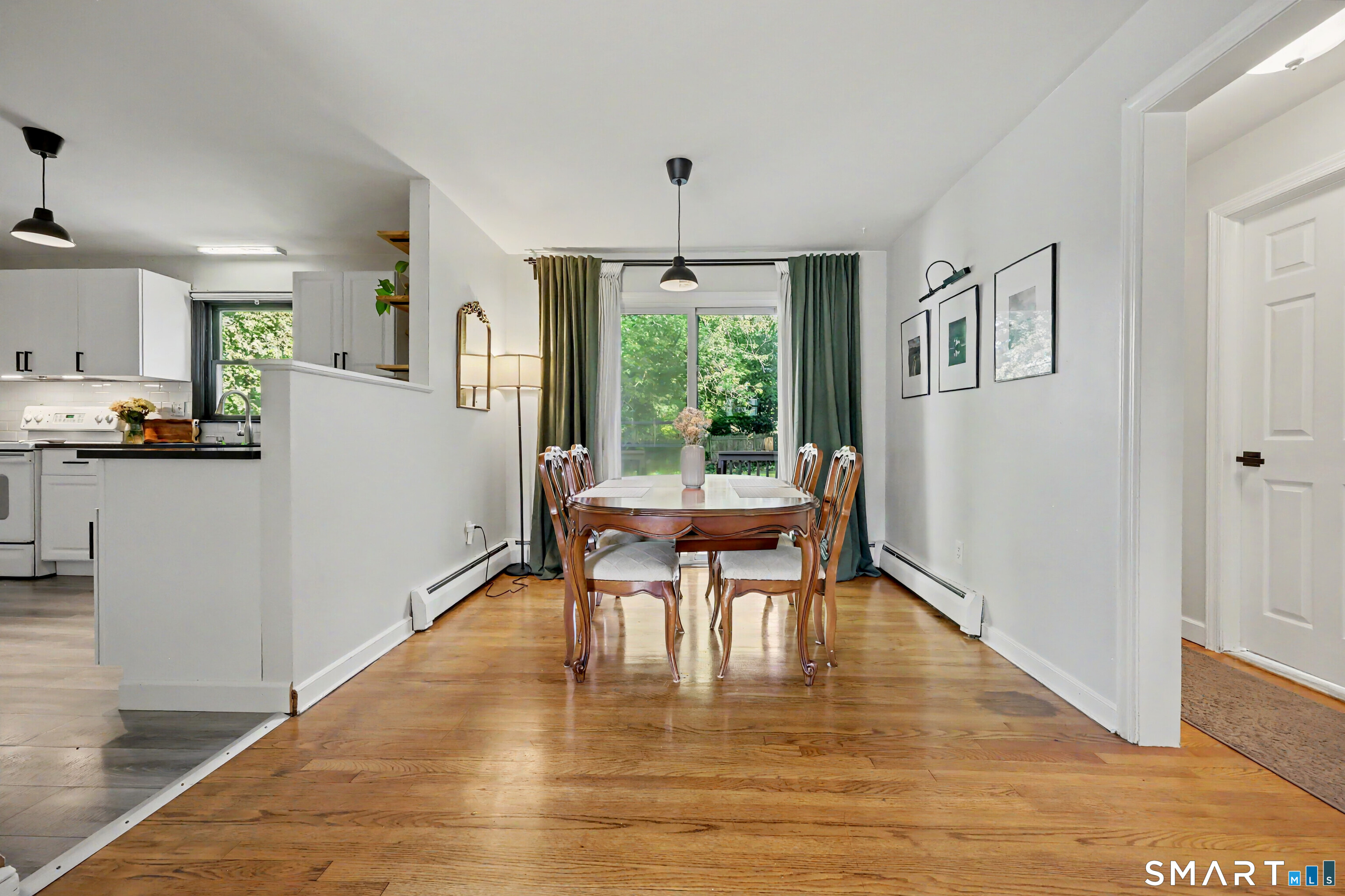 12 Hillview Avenue