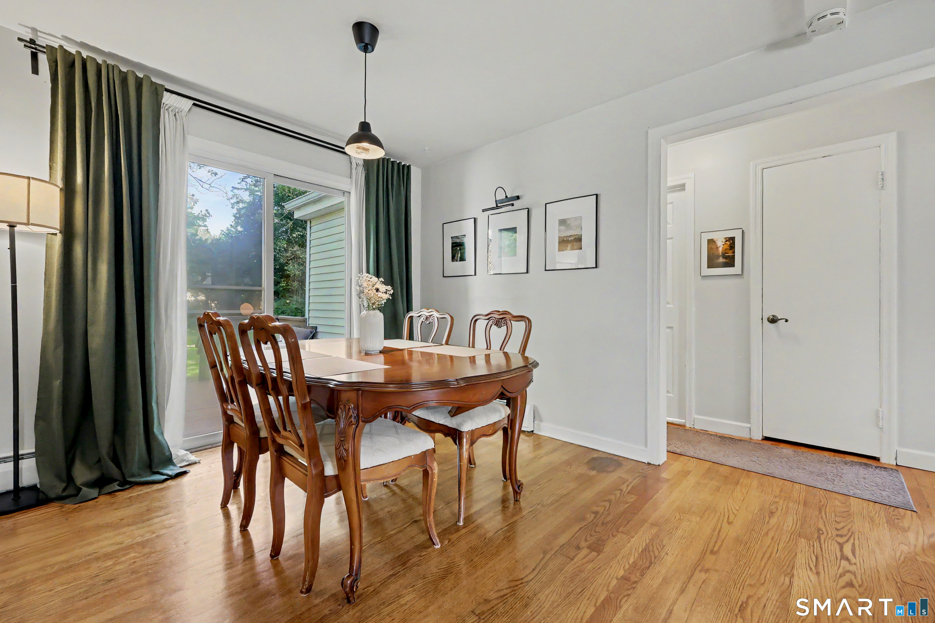 12 Hillview Avenue