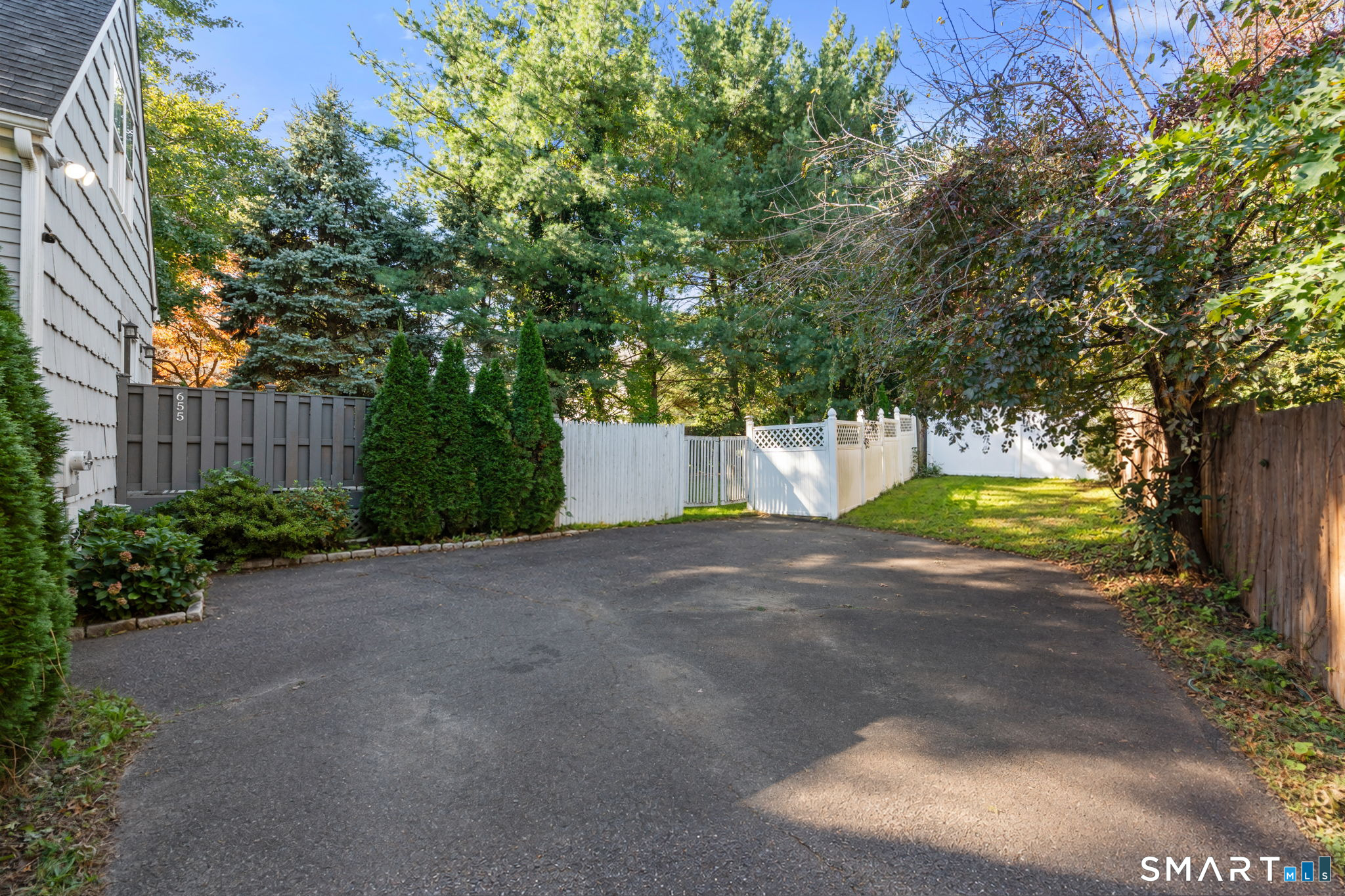 655 Tunxis Hill Road