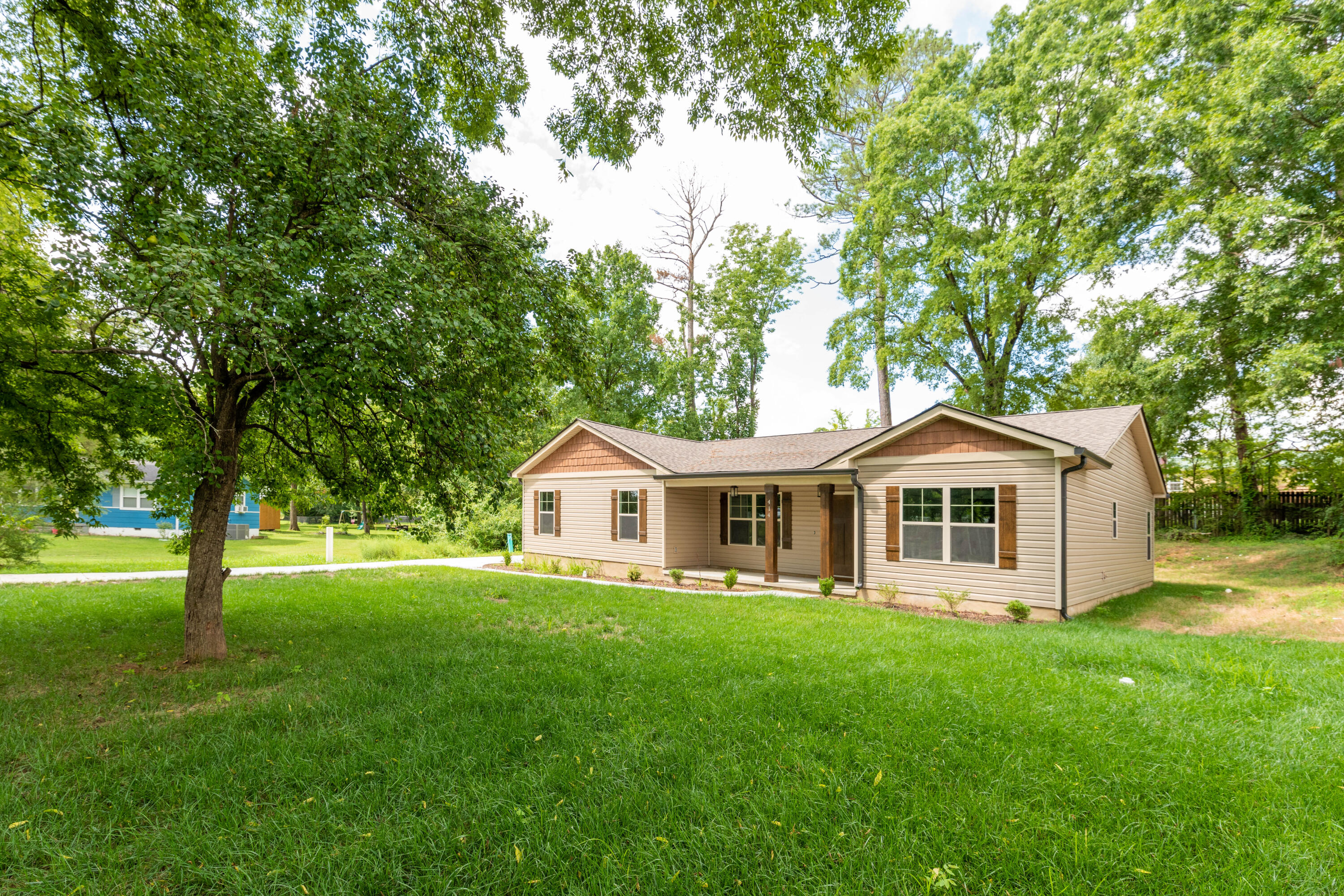 414 Forrest Road