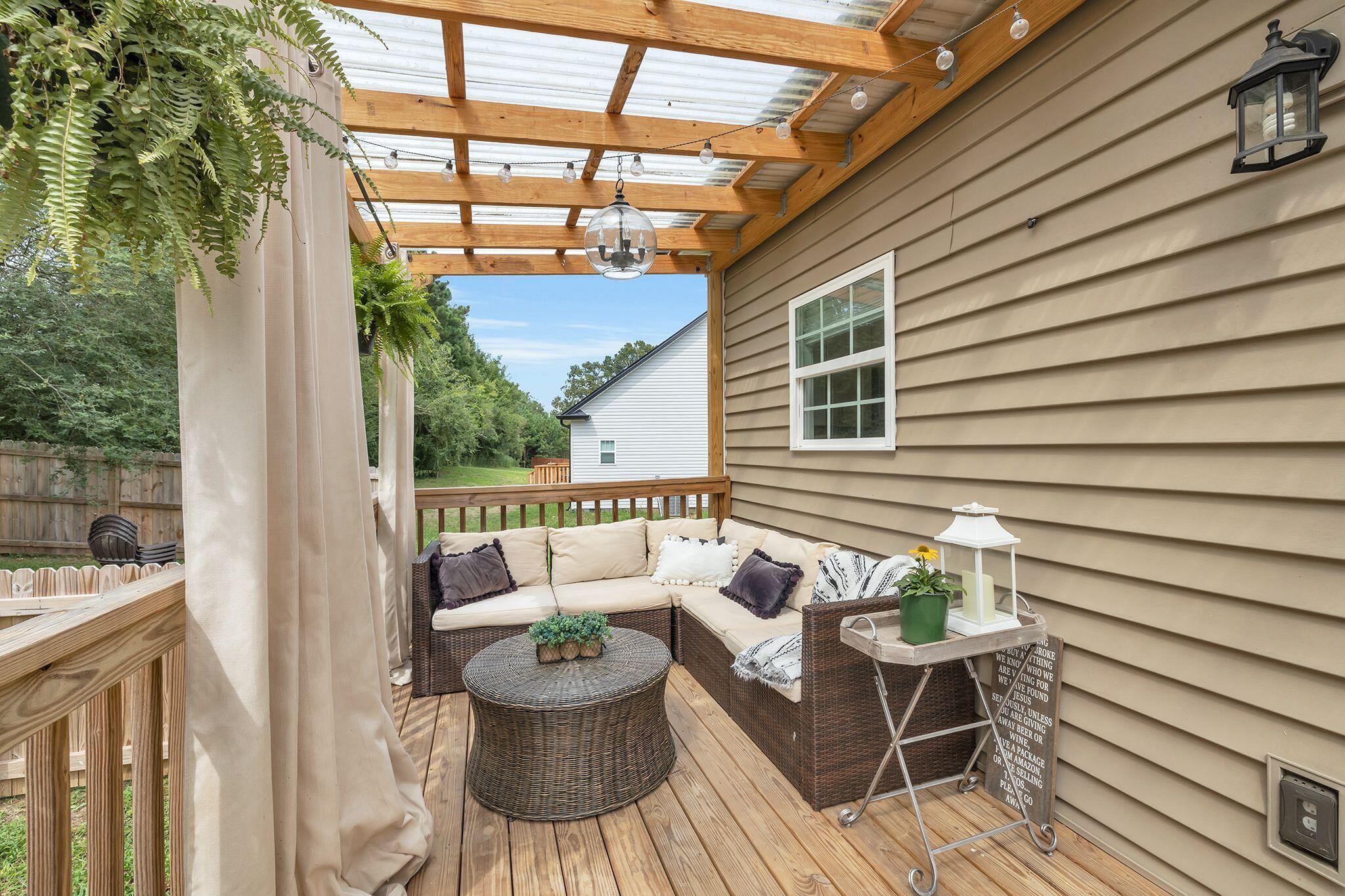 214 SE Eastview Cove Drive