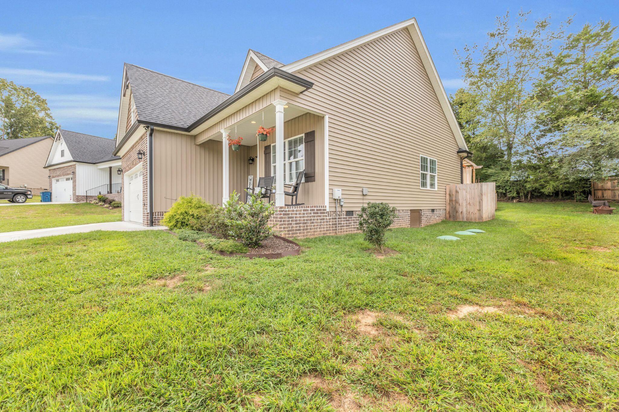 214 SE Eastview Cove Drive
