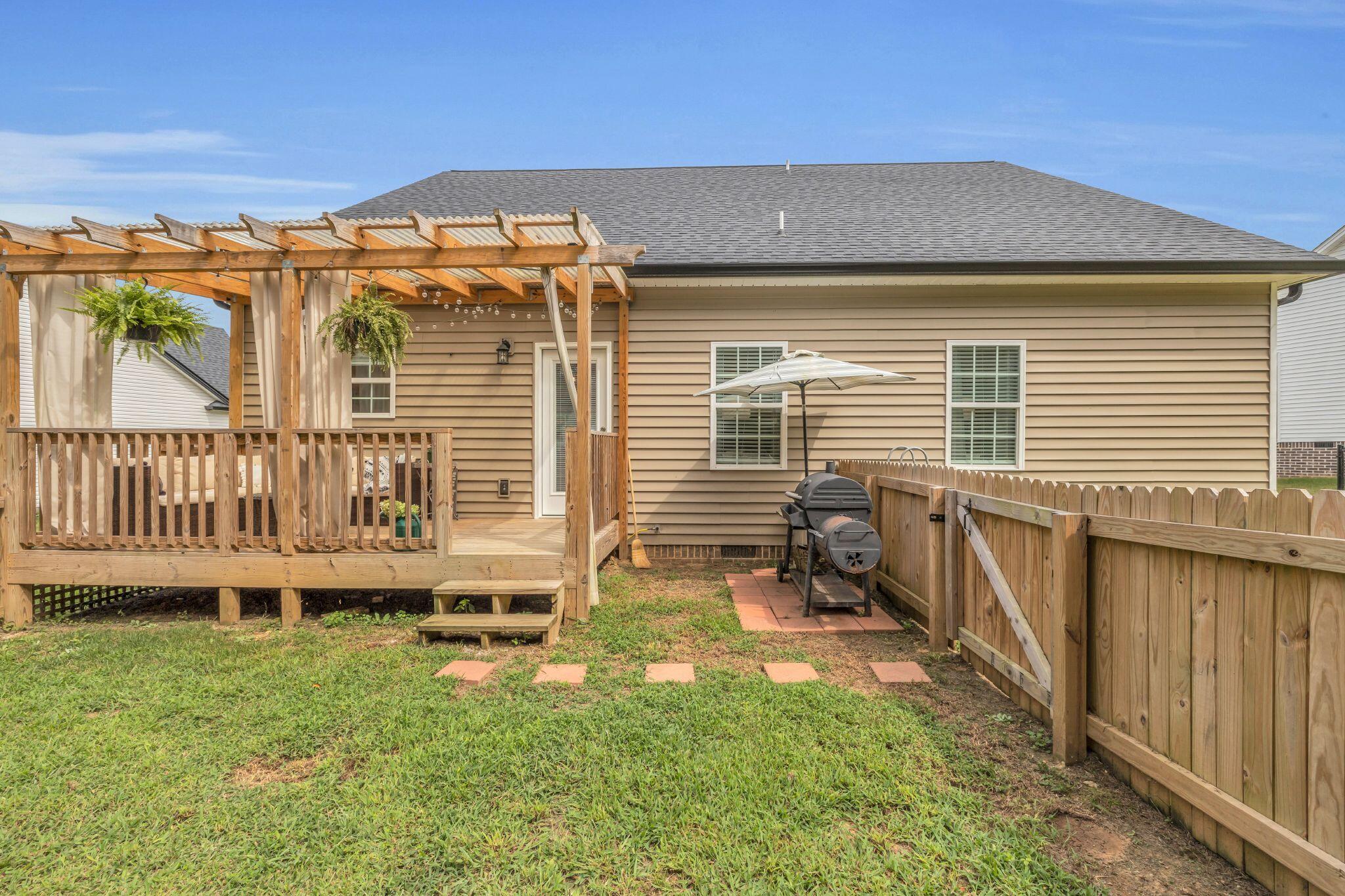 214 SE Eastview Cove Drive