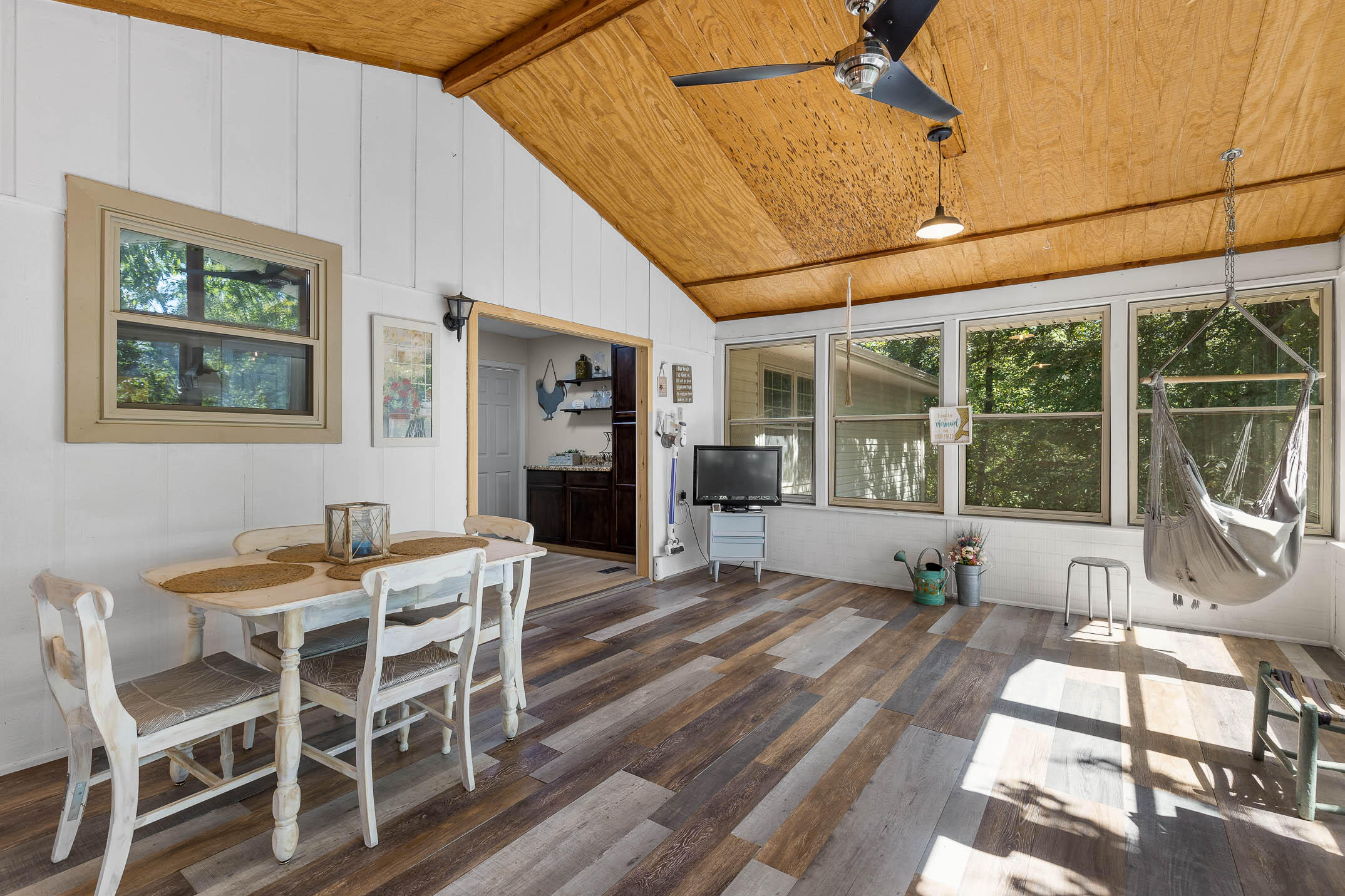 184 Country Lane Lane
