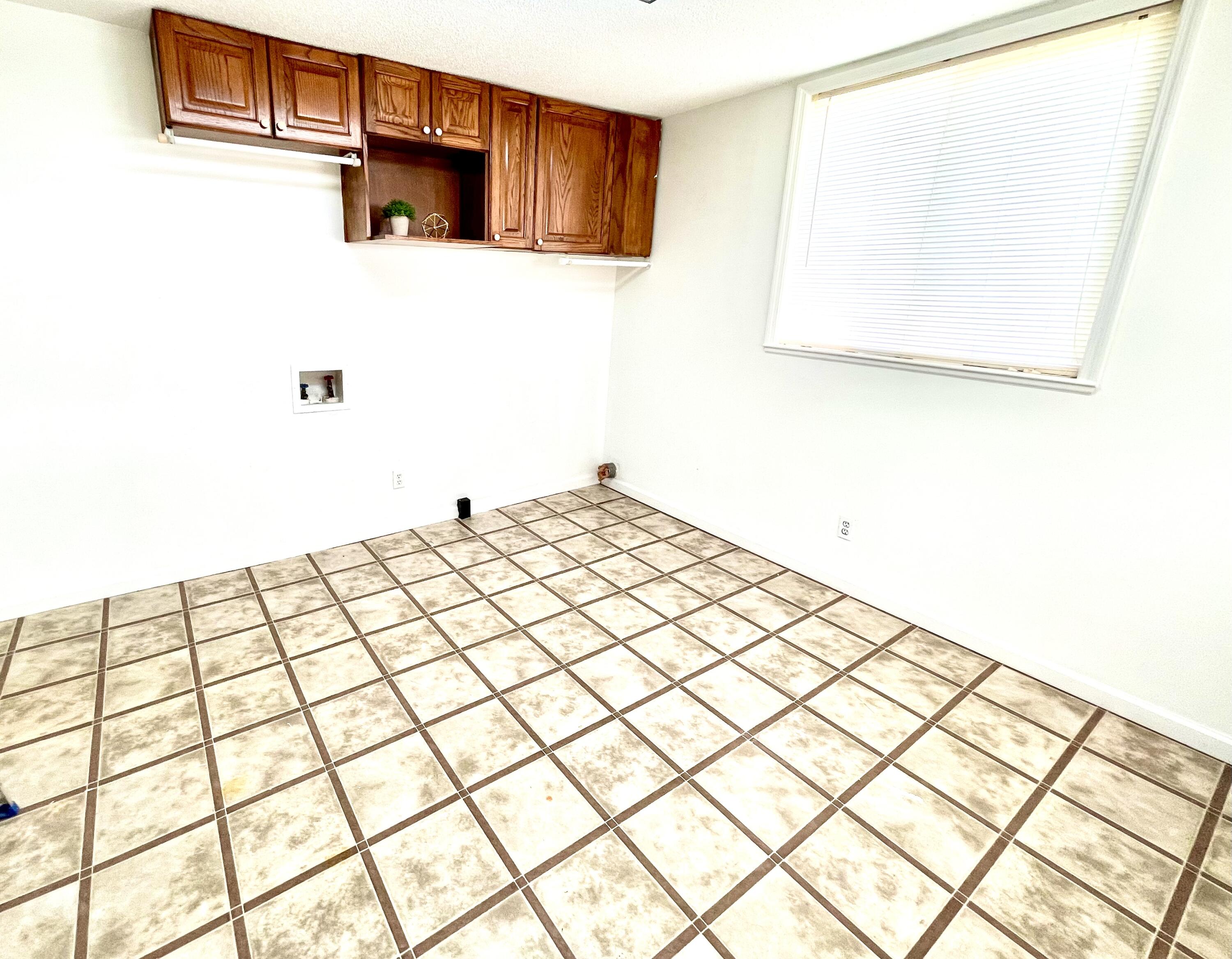 182 N Hickey Circle