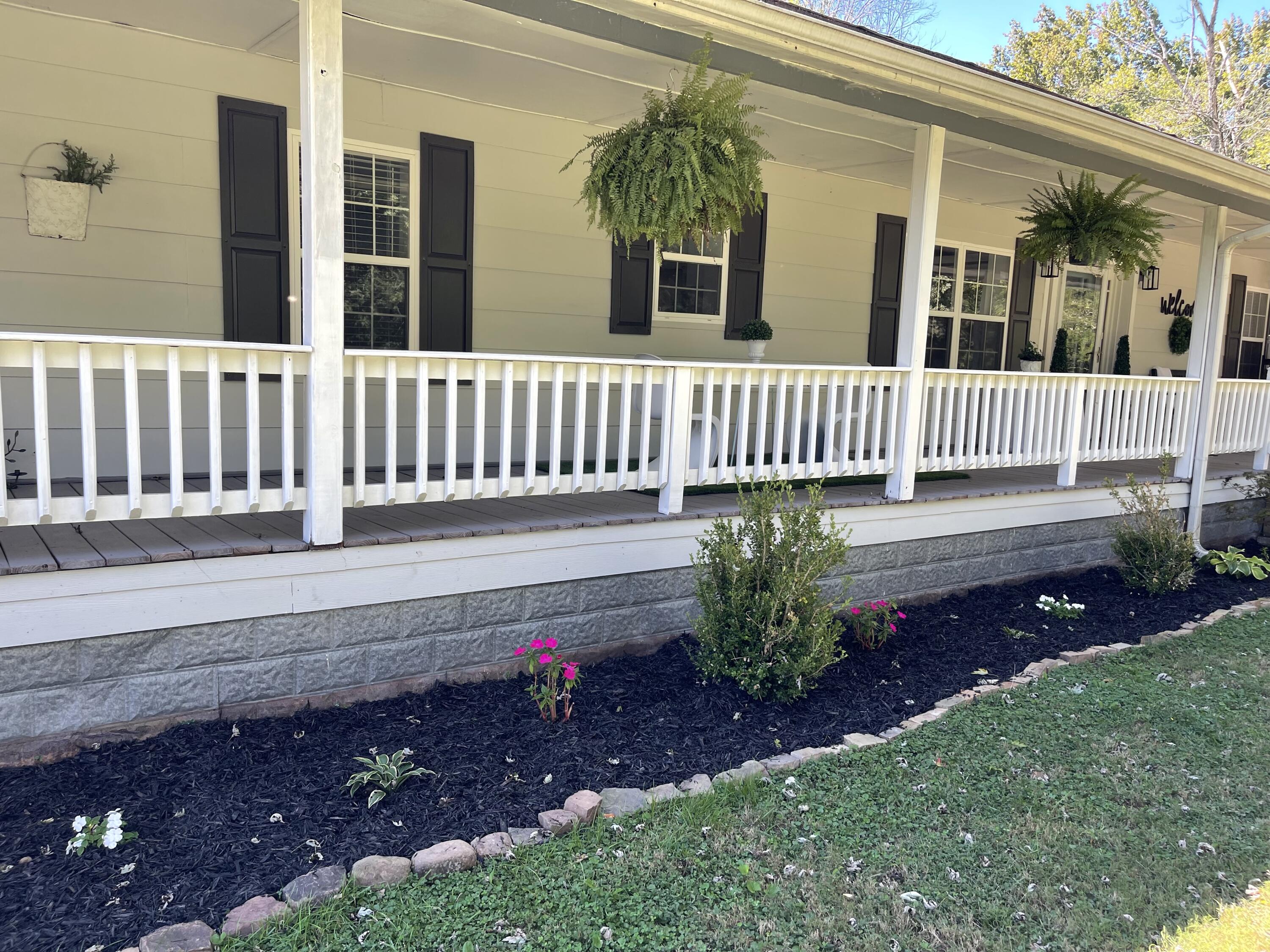 182 N Hickey Circle