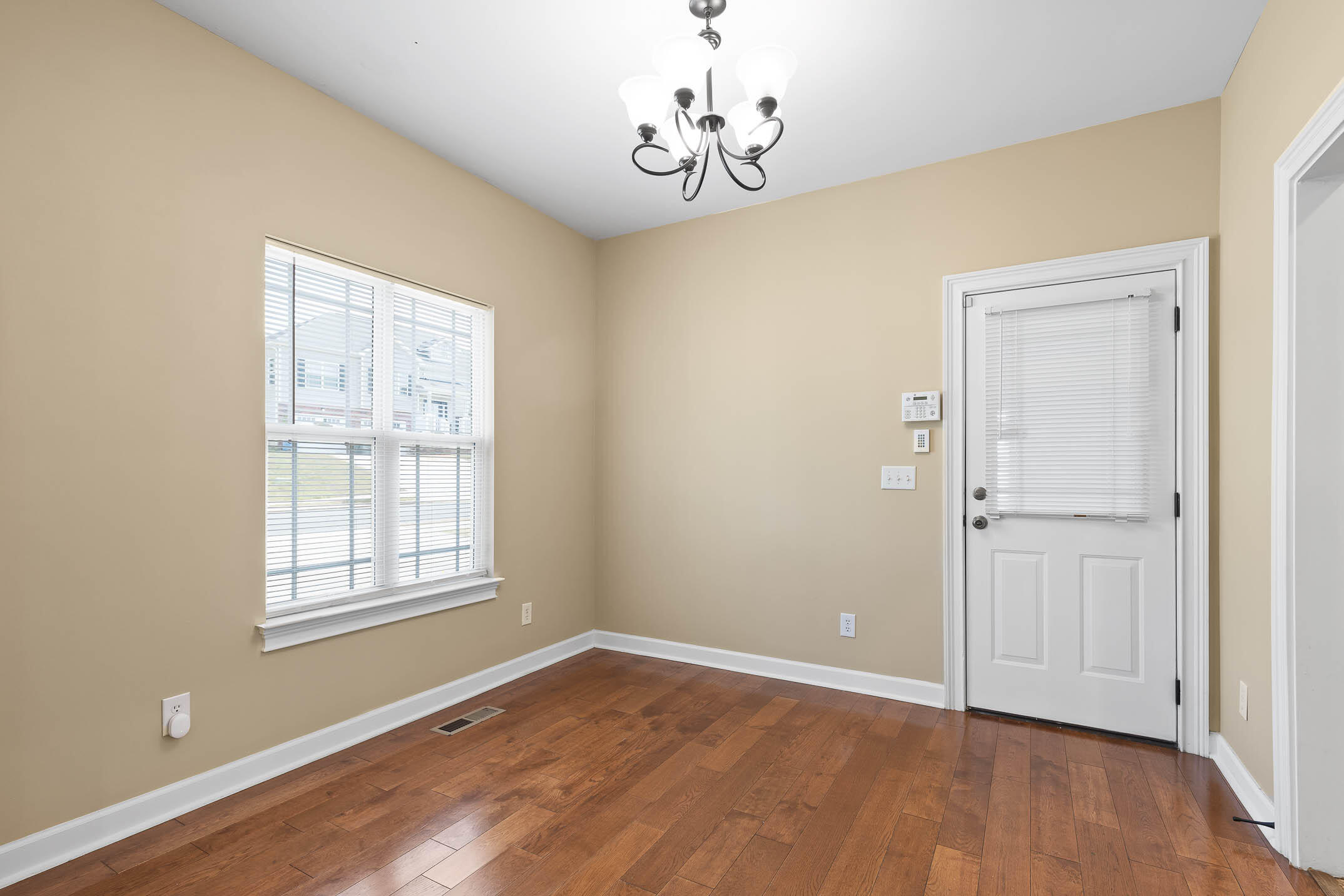 894 Windrush Loop