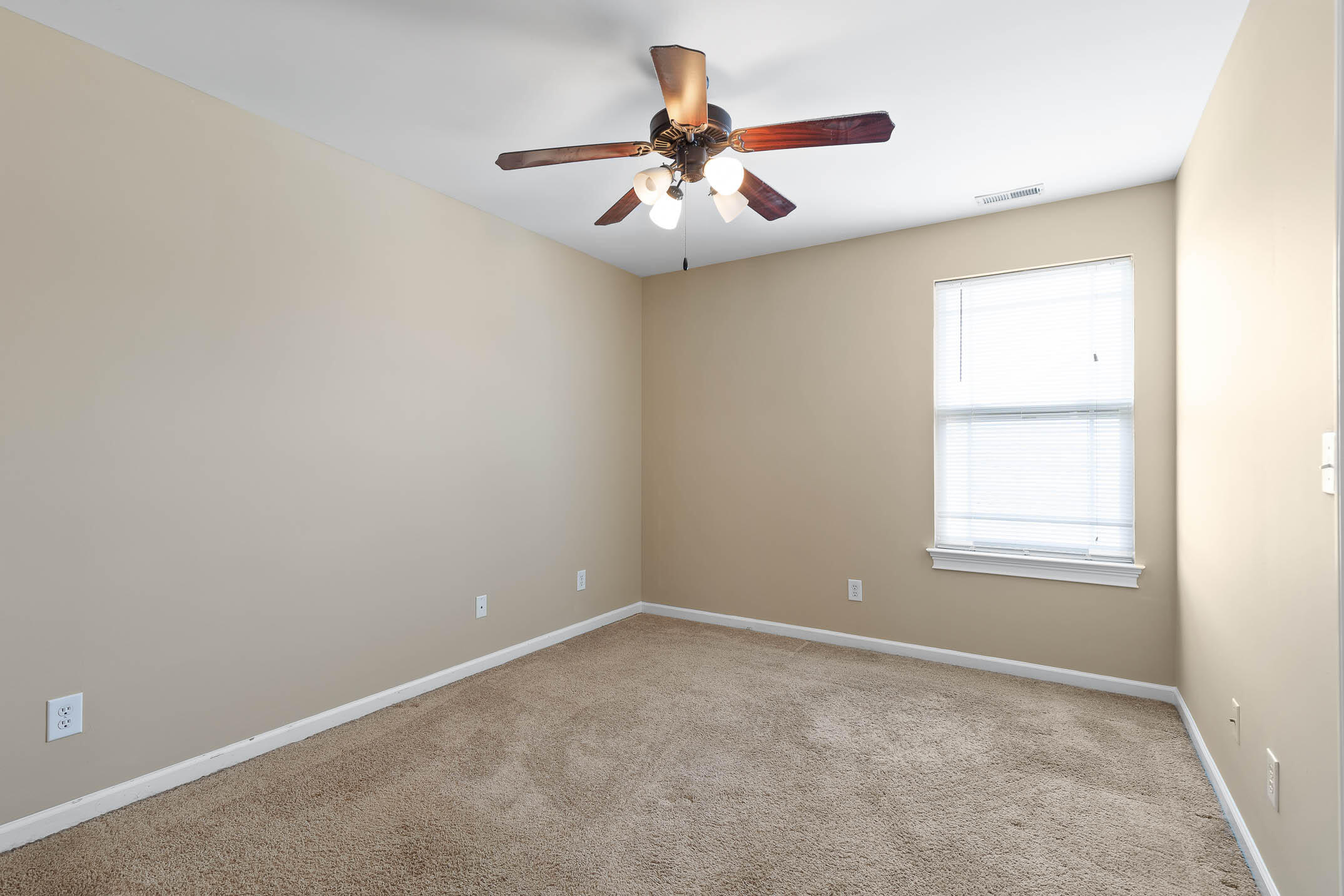 894 Windrush Loop