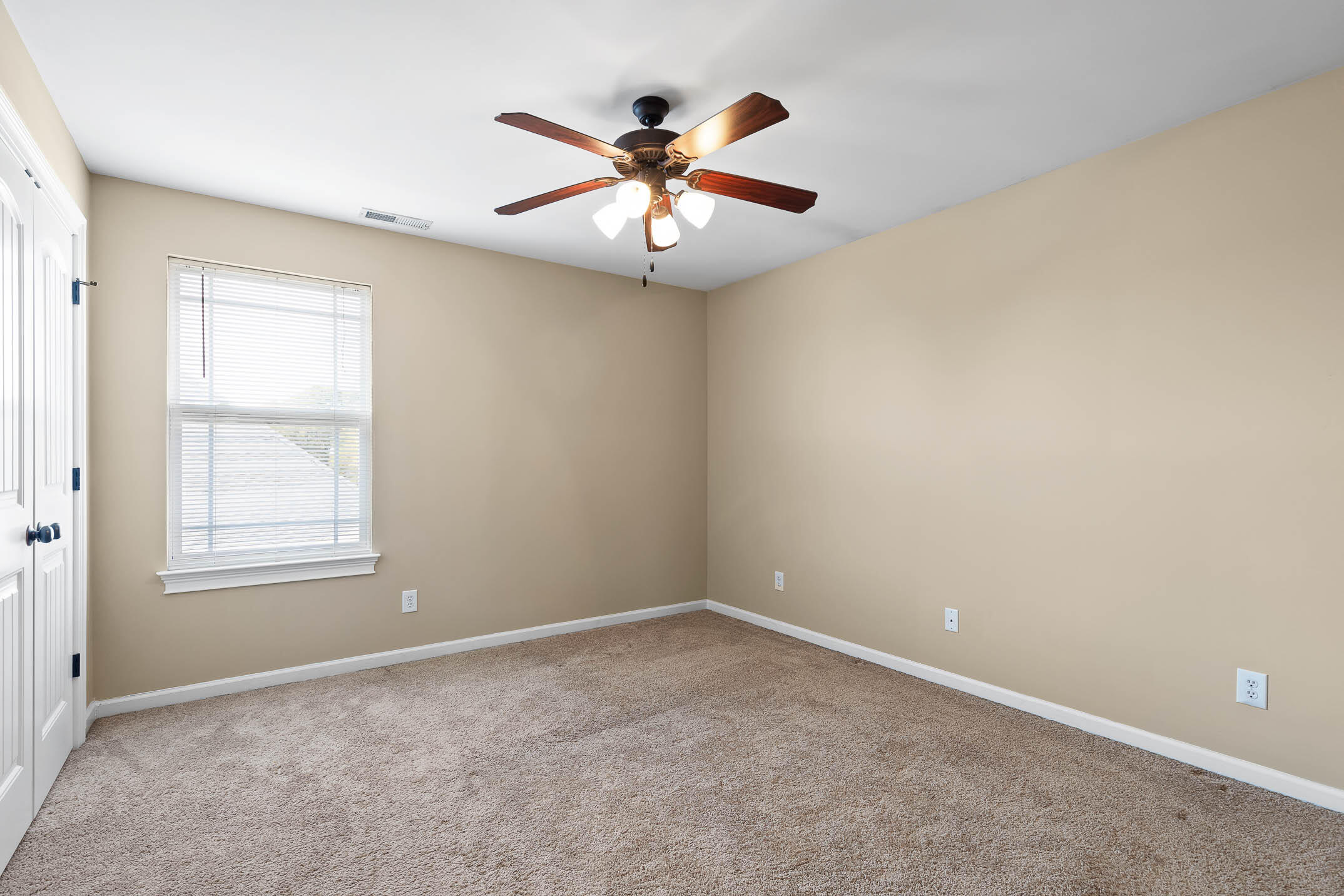 894 Windrush Loop