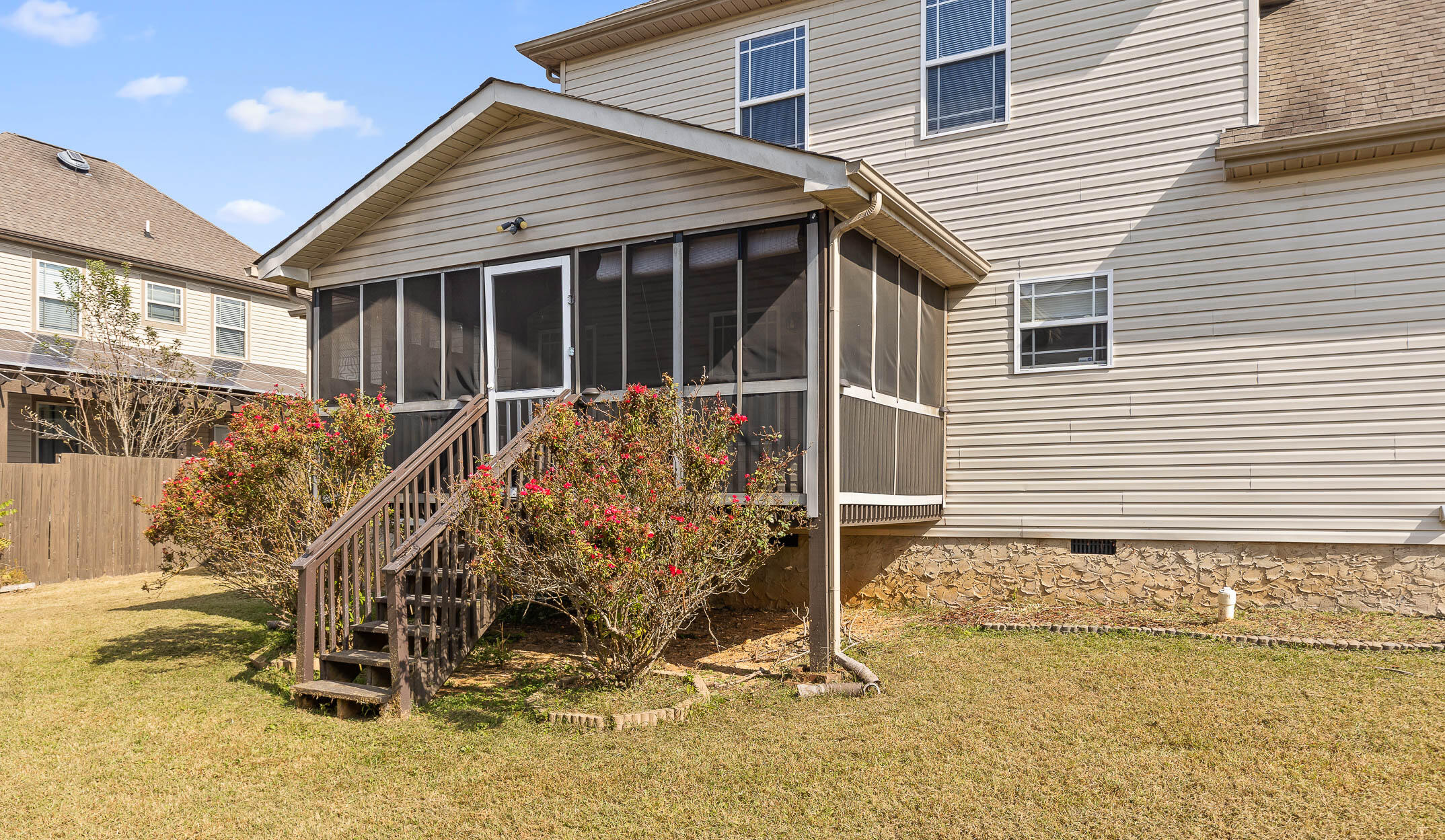 894 Windrush Loop