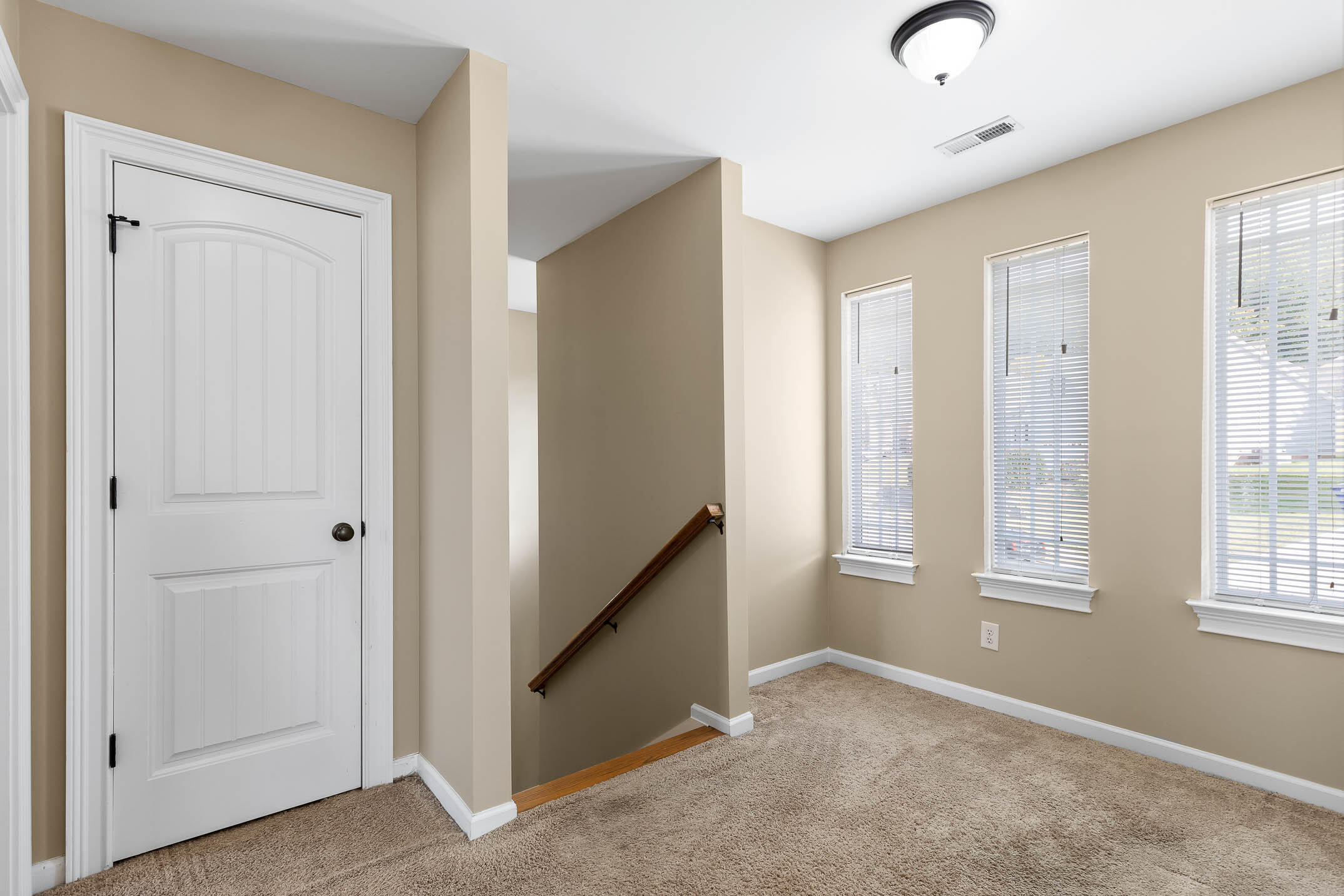 894 Windrush Loop