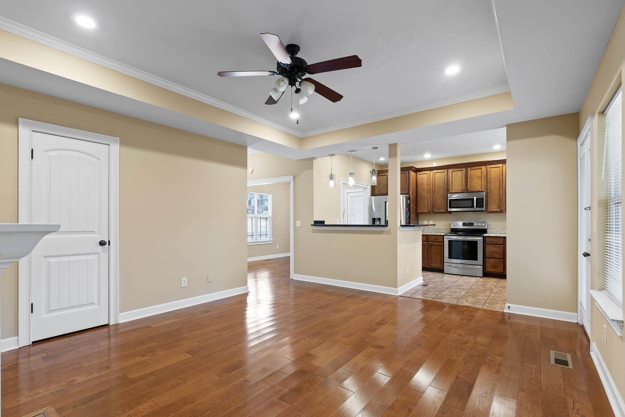 894 Windrush Loop