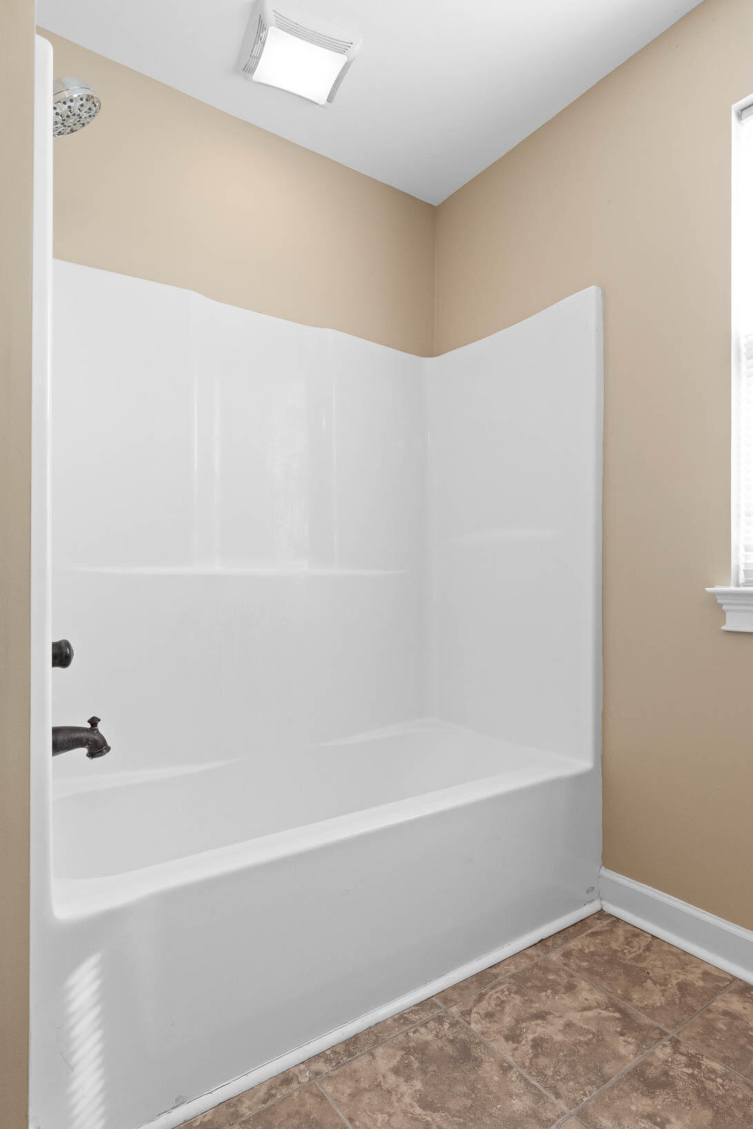 894 Windrush Loop