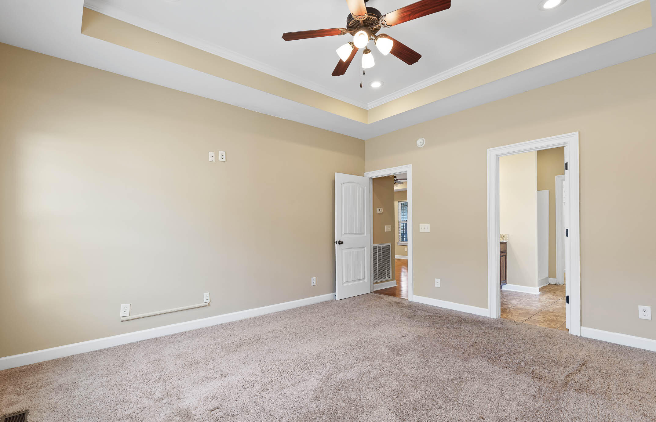 894 Windrush Loop