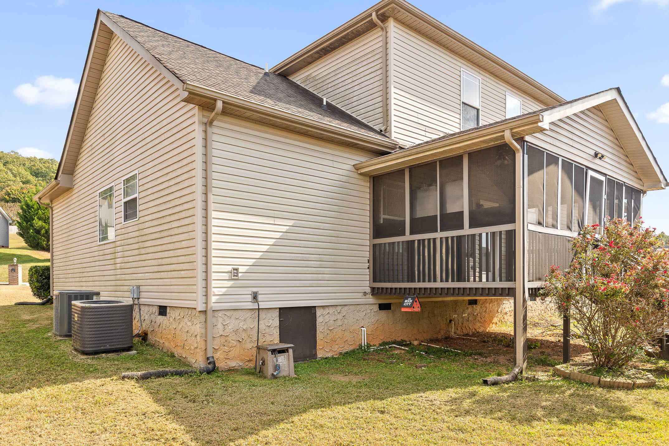 894 Windrush Loop
