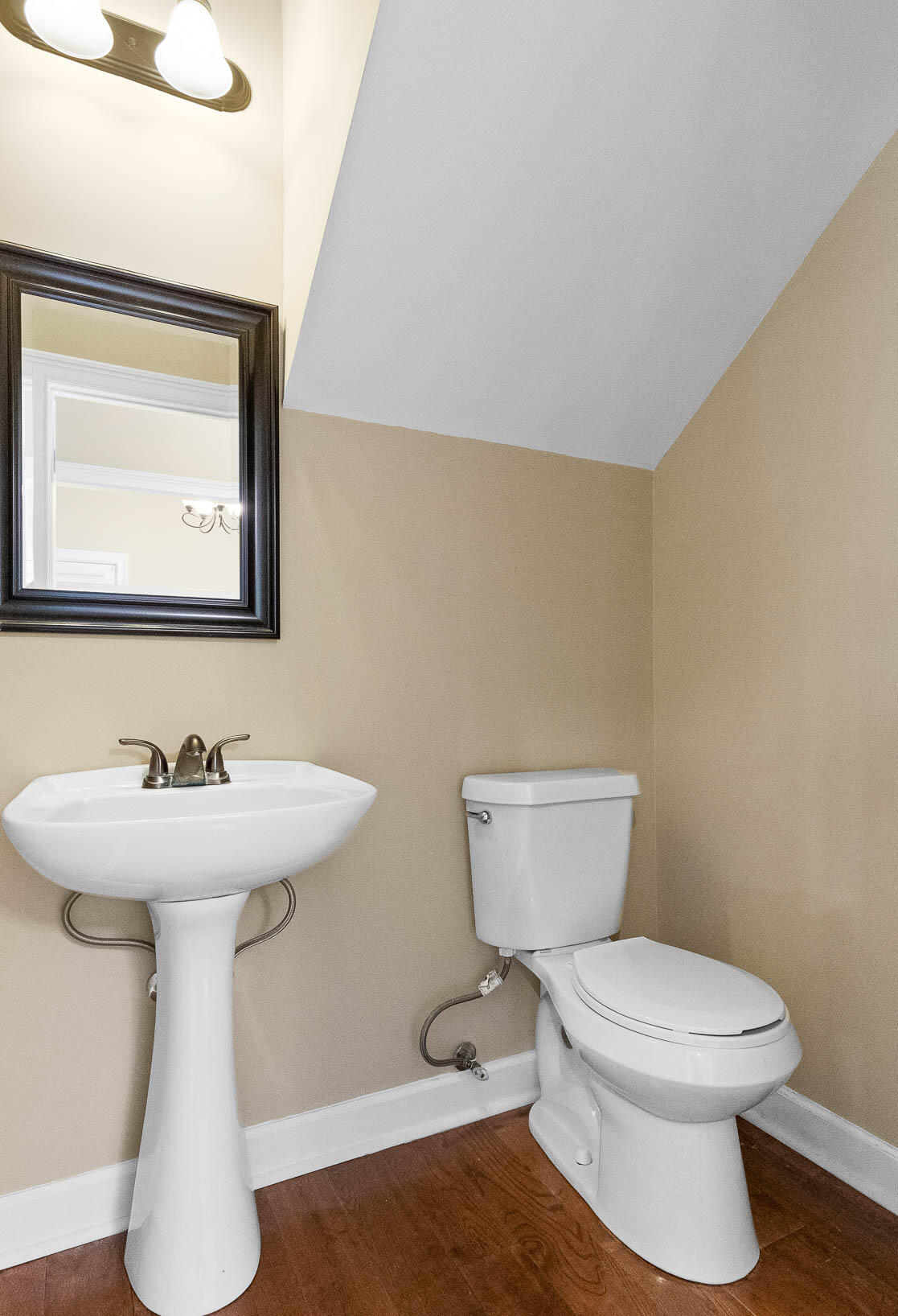 894 Windrush Loop