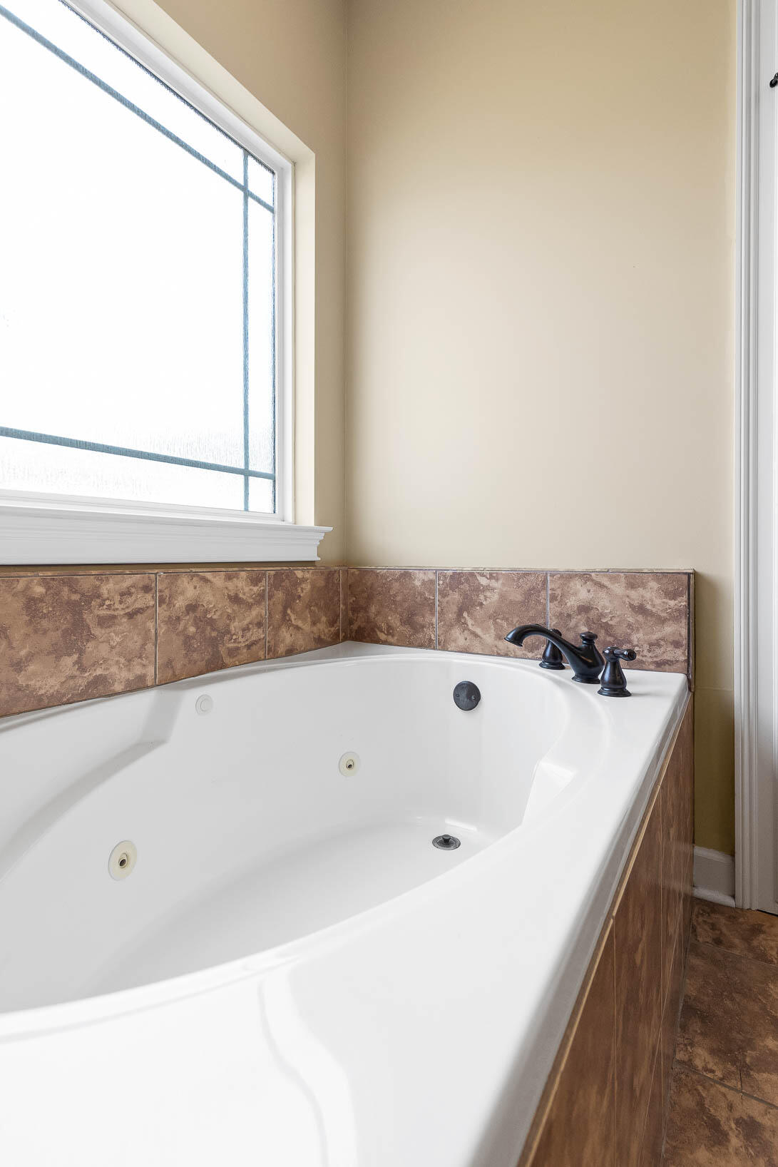 894 Windrush Loop